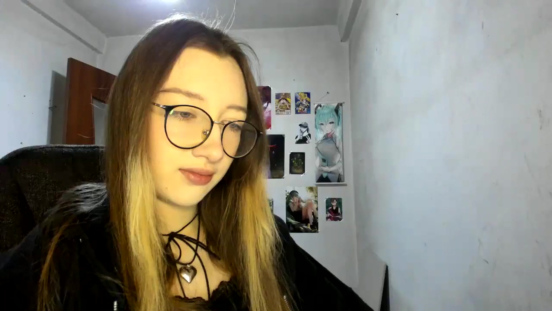 Gallery image thumbnail from CandyyCrushh's myfreecams stream on, 02/15/2025, 18:24 image 14 of 20