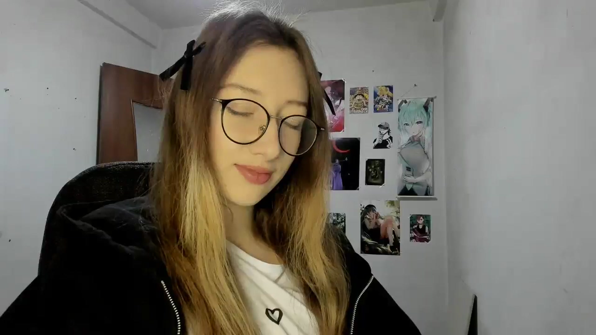 Gallery image thumbnail from CandyyCrushh's myfreecams stream on, 03/14/2025, 18:23 image 18 of 20