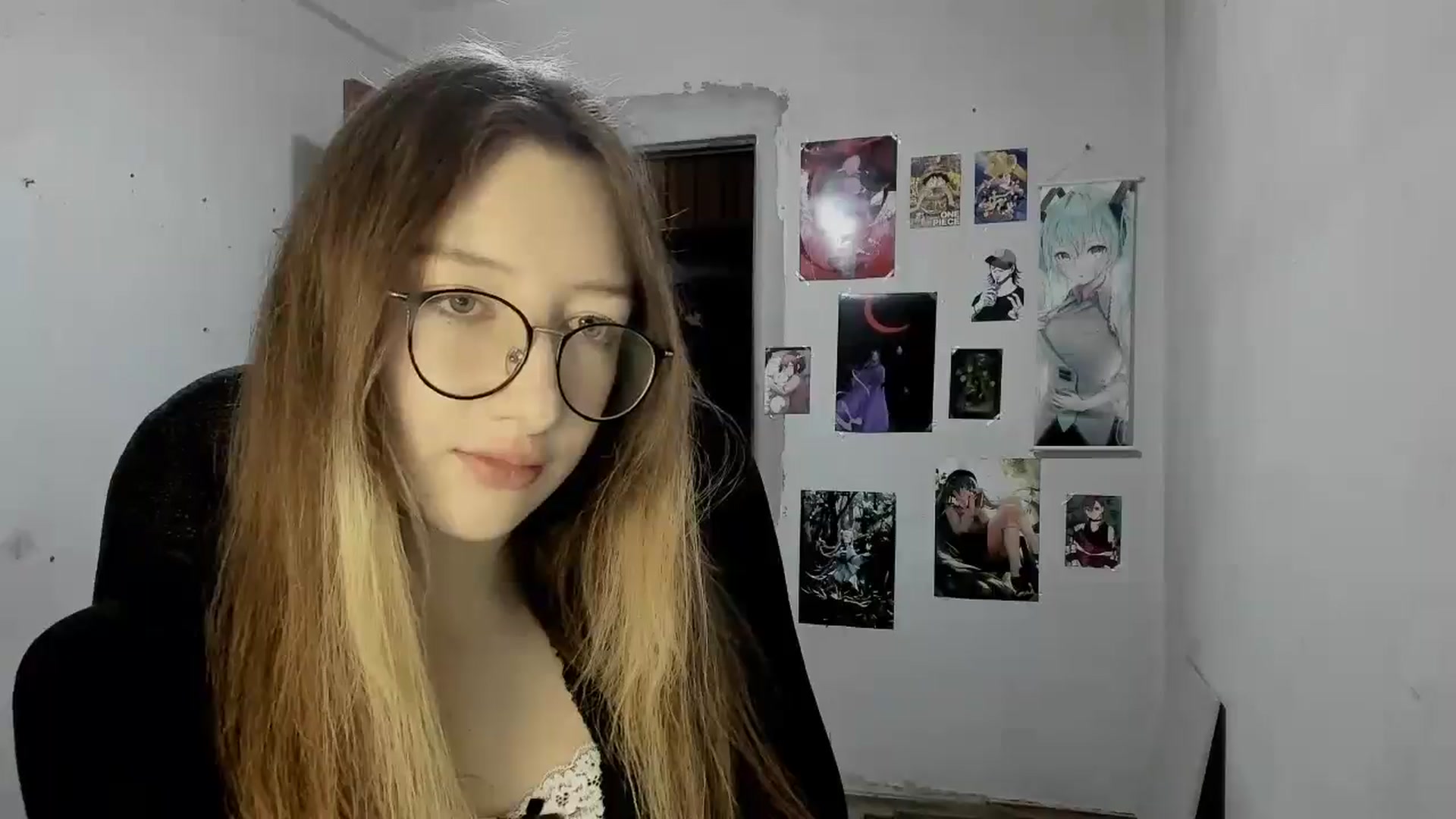 Gallery image thumbnail from CandyyCrushh's myfreecams stream on, 03/22/2025, 22:25 image 15 of 20