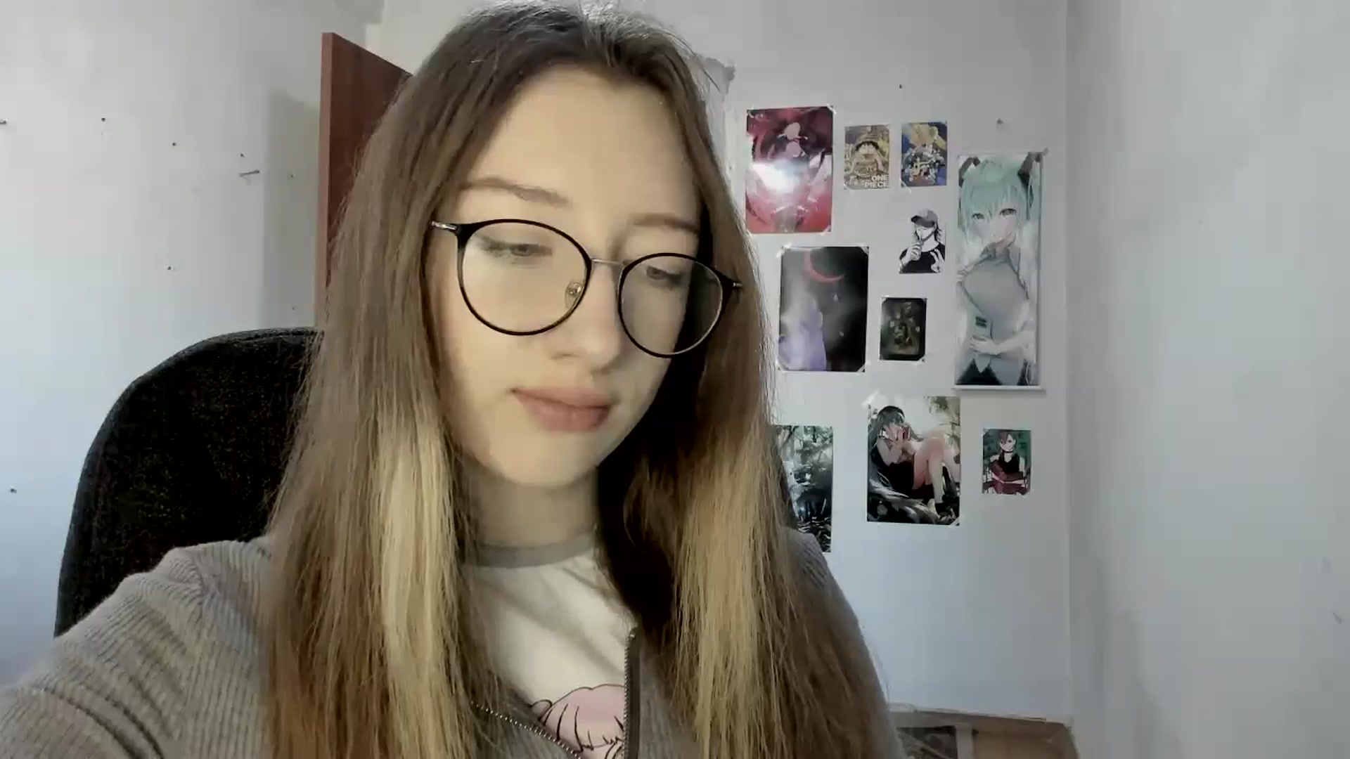 Gallery image thumbnail from CandyyCrushh's myfreecams stream on, 04/14/2025, 13:43 image 4 of 20