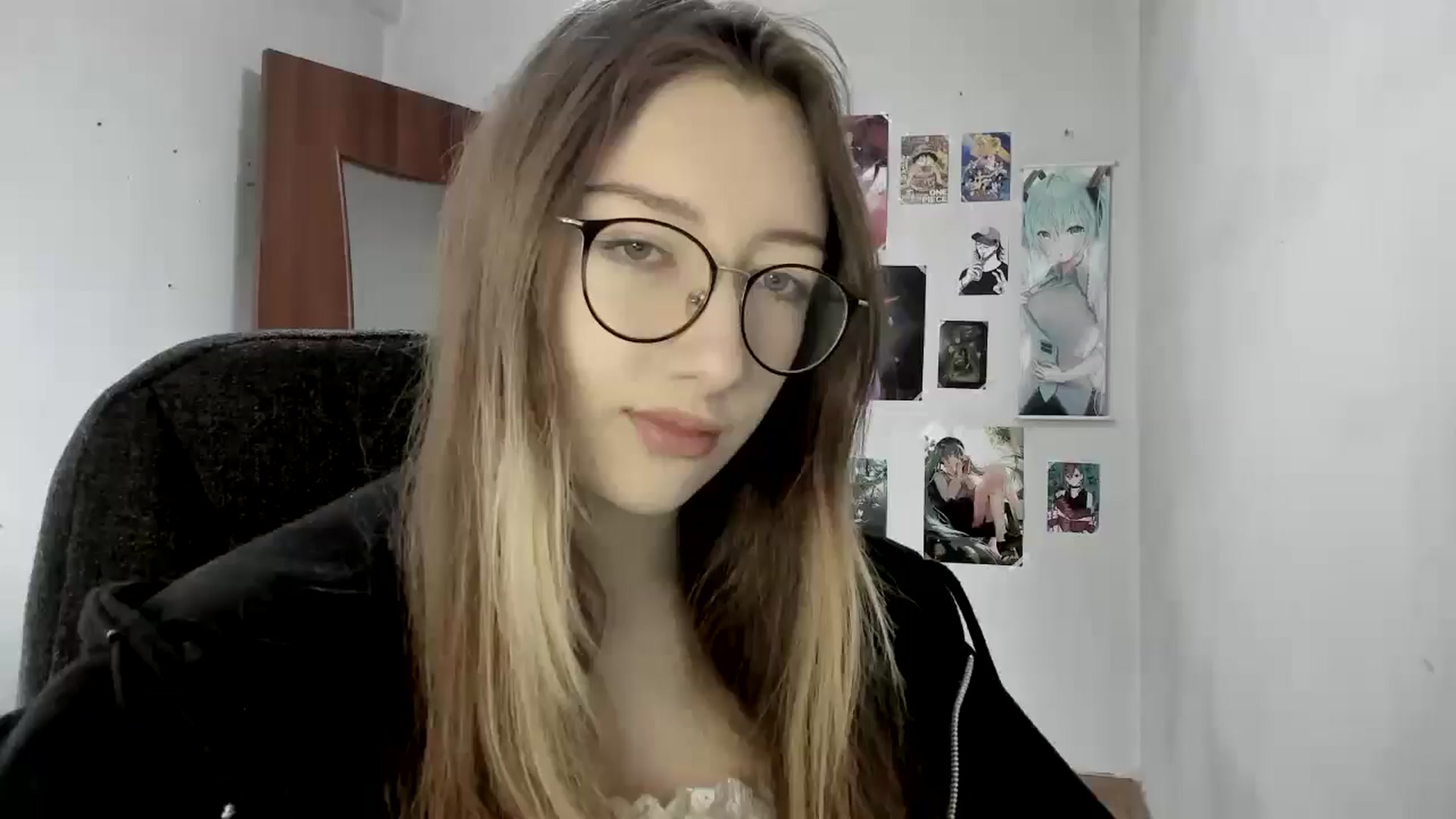 Gallery image thumbnail from CandyyCrushh's myfreecams stream on, 04/16/2025, 11:01 image 1 of 20