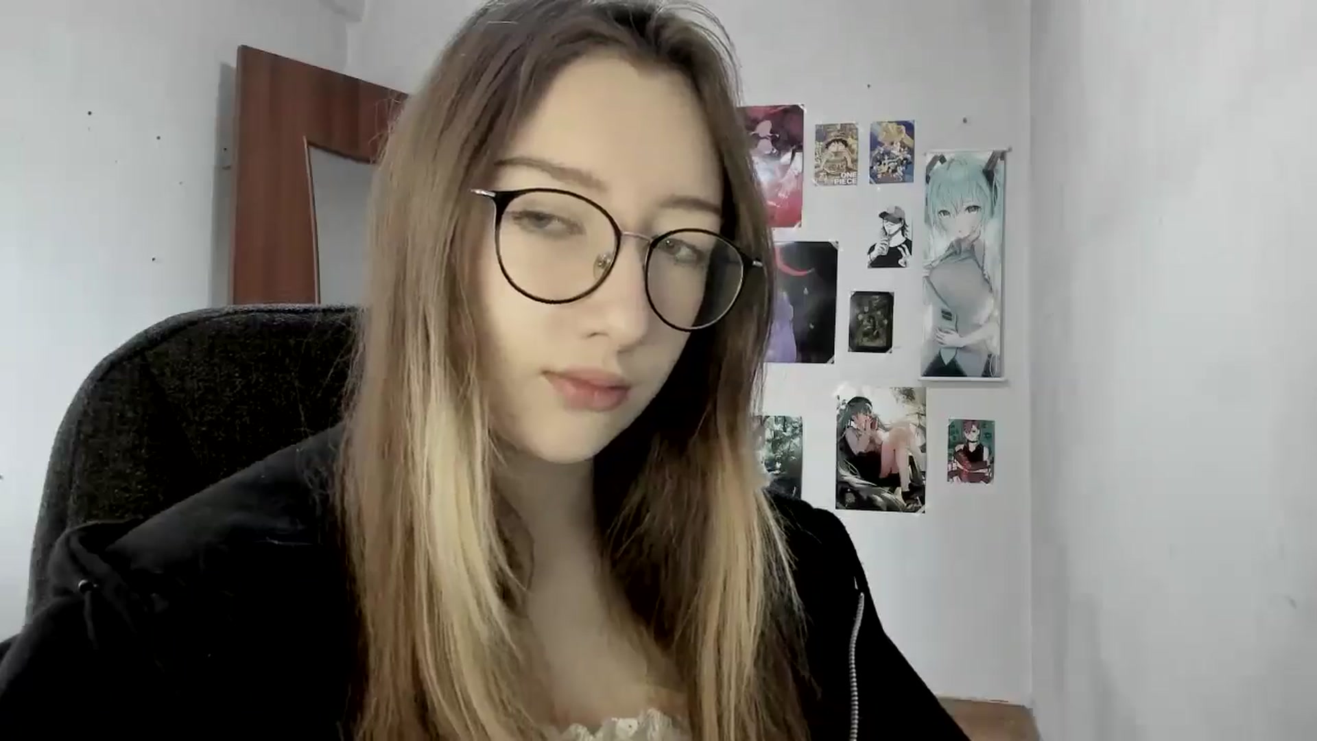 Gallery image thumbnail from CandyyCrushh's myfreecams stream on, 04/16/2025, 11:01 image 2 of 20