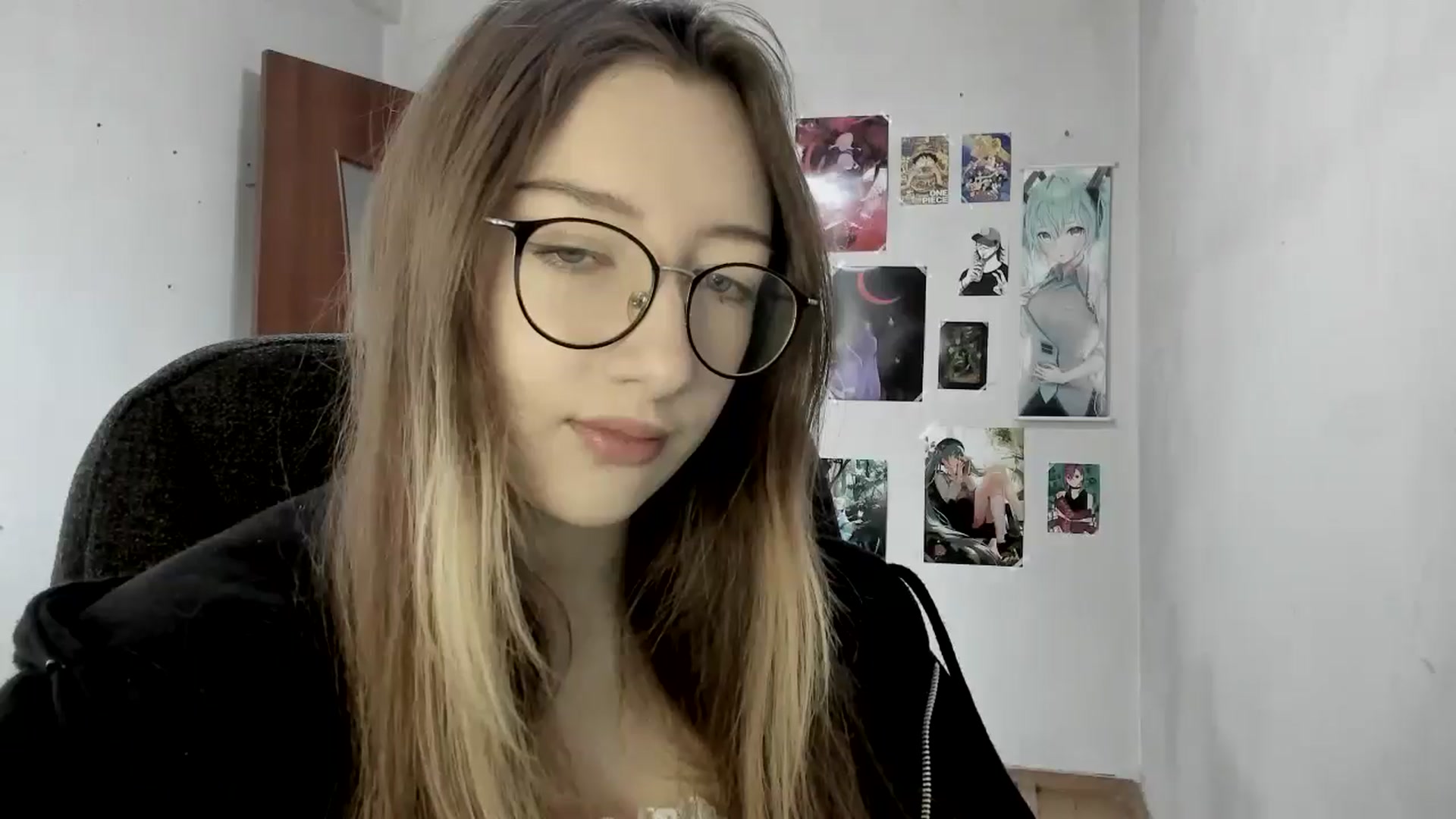 Gallery image thumbnail from CandyyCrushh's myfreecams stream on, 04/16/2025, 11:01 image 11 of 20