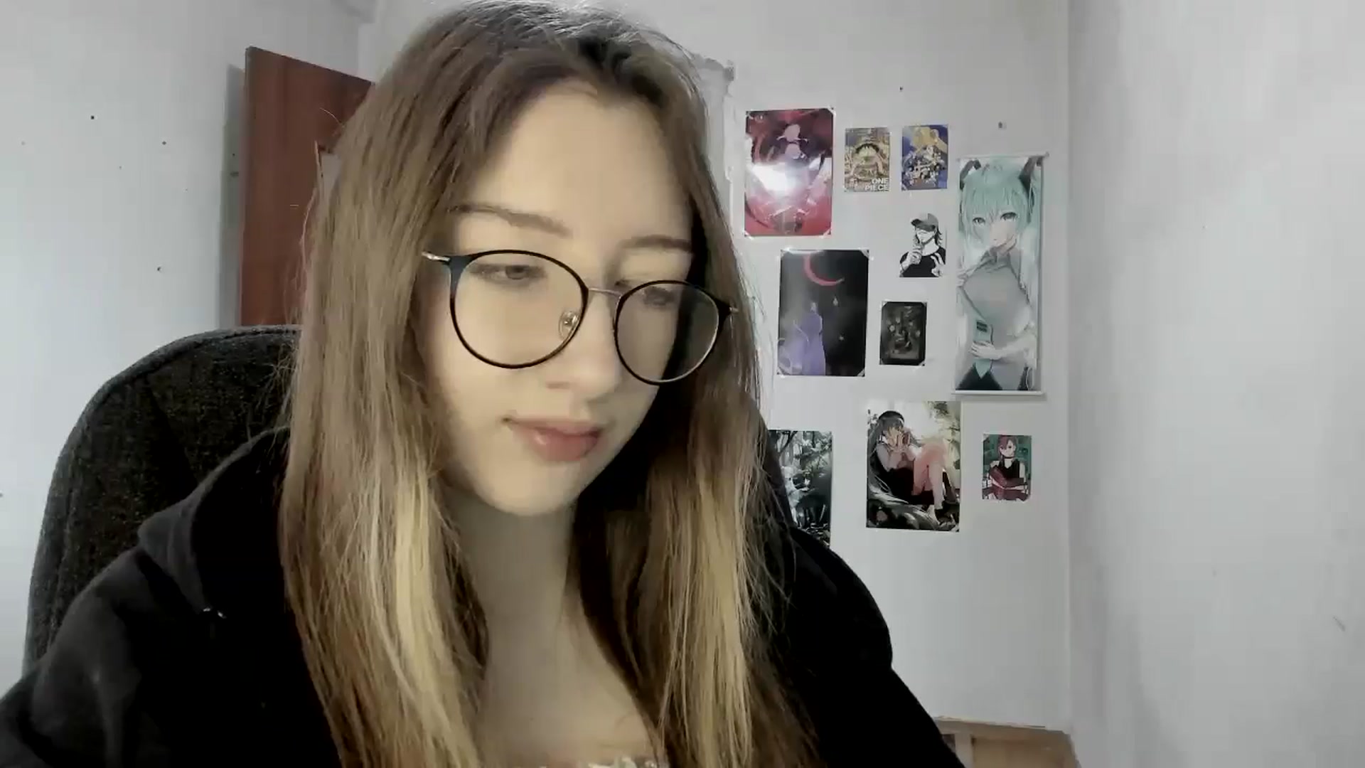 Gallery image thumbnail from CandyyCrushh's myfreecams stream on, 04/16/2025, 12:33 image 18 of 20
