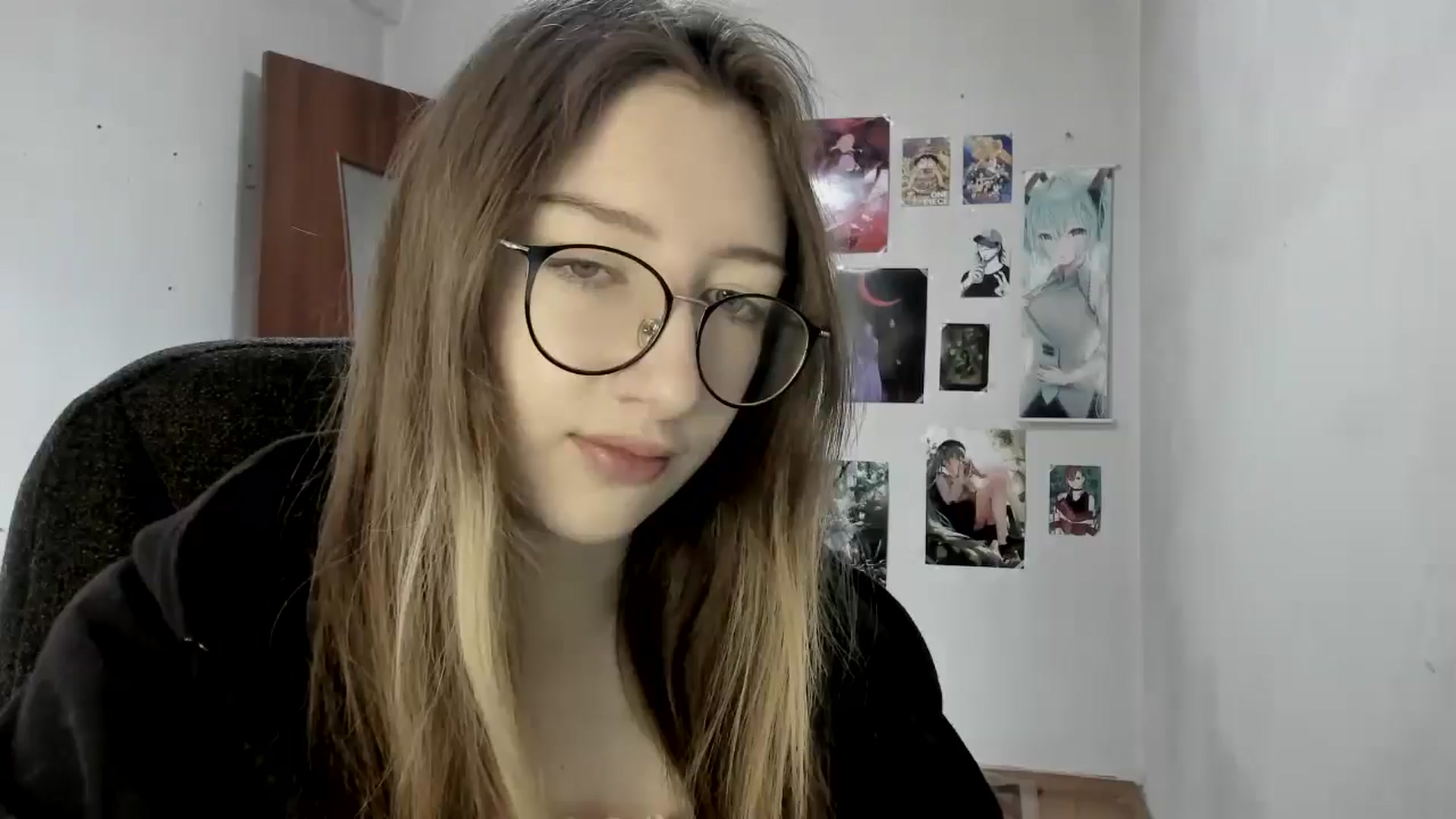 Gallery image thumbnail from CandyyCrushh's myfreecams stream on, 04/16/2025, 12:33 image 1 of 20