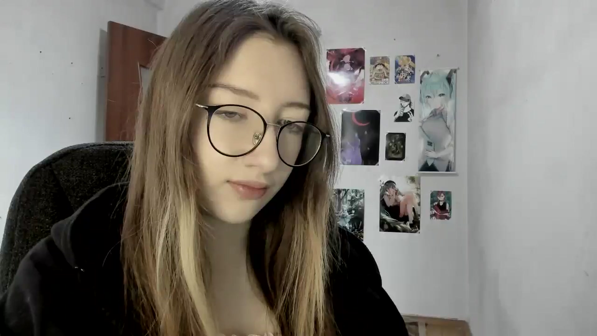 Gallery image thumbnail from CandyyCrushh's myfreecams stream on, 04/16/2025, 12:33 image 2 of 20