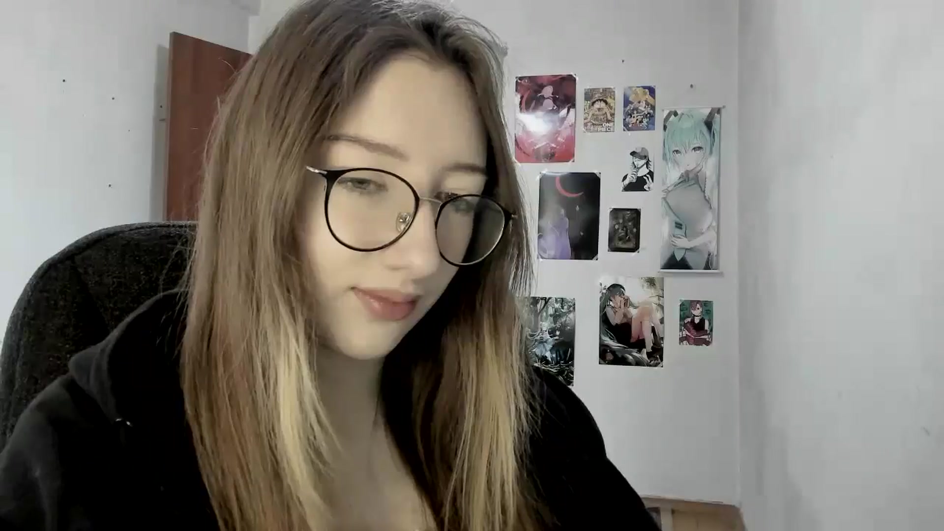 Gallery image thumbnail from CandyyCrushh's myfreecams stream on, 04/16/2025, 12:33 image 12 of 20