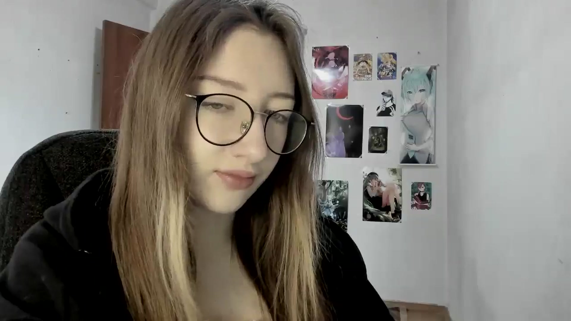 Gallery image thumbnail from CandyyCrushh's myfreecams stream on, 04/16/2025, 12:33 image 6 of 20