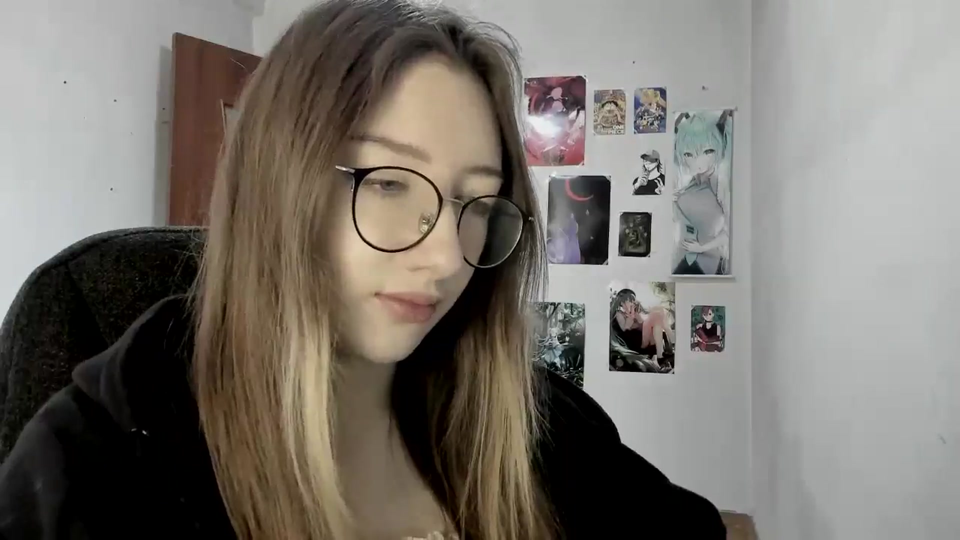 Gallery image thumbnail from CandyyCrushh's myfreecams stream on, 04/16/2025, 12:33 image 11 of 20