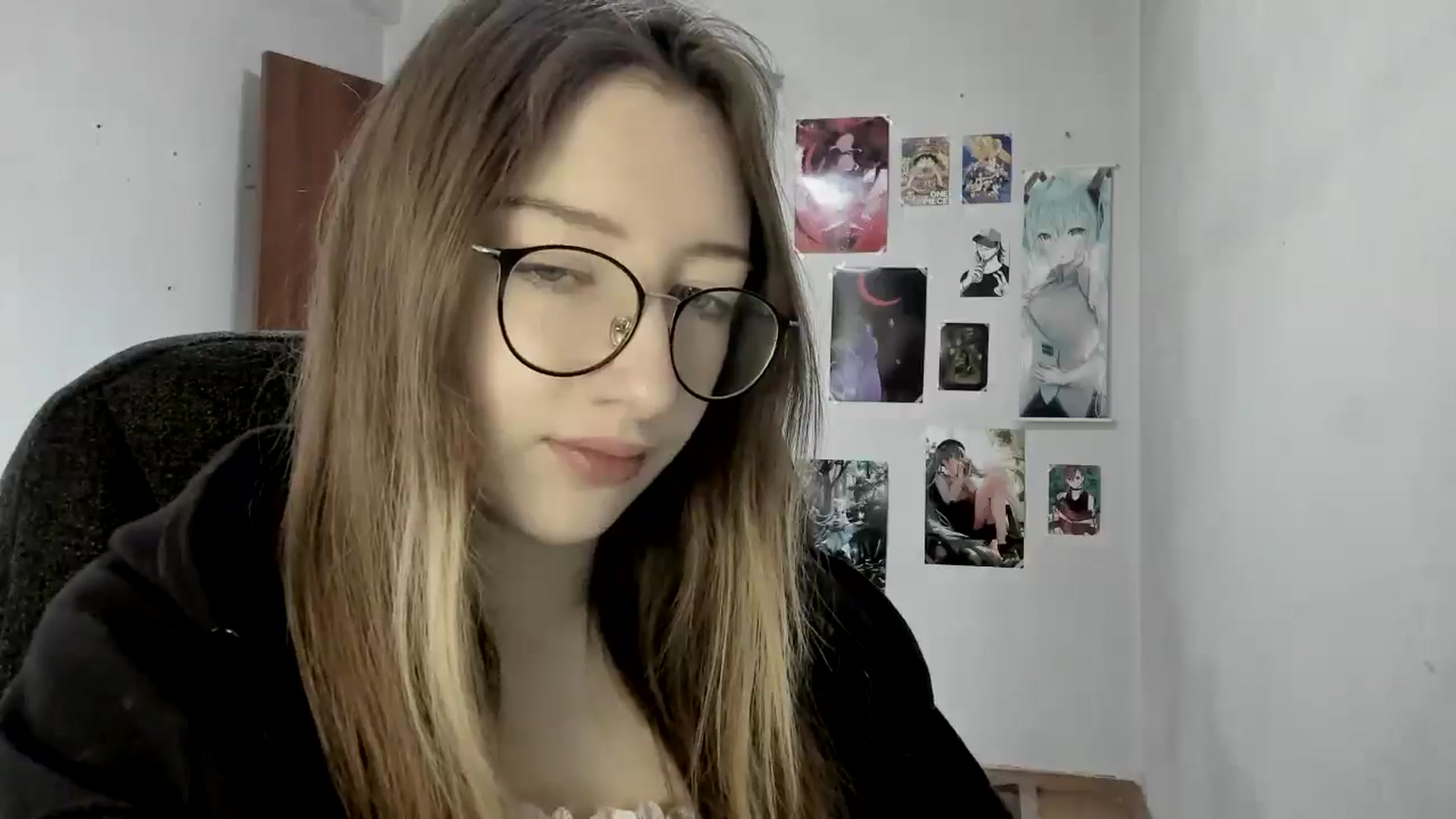 Gallery image thumbnail from CandyyCrushh's myfreecams stream on, 04/16/2025, 12:33 image 7 of 20