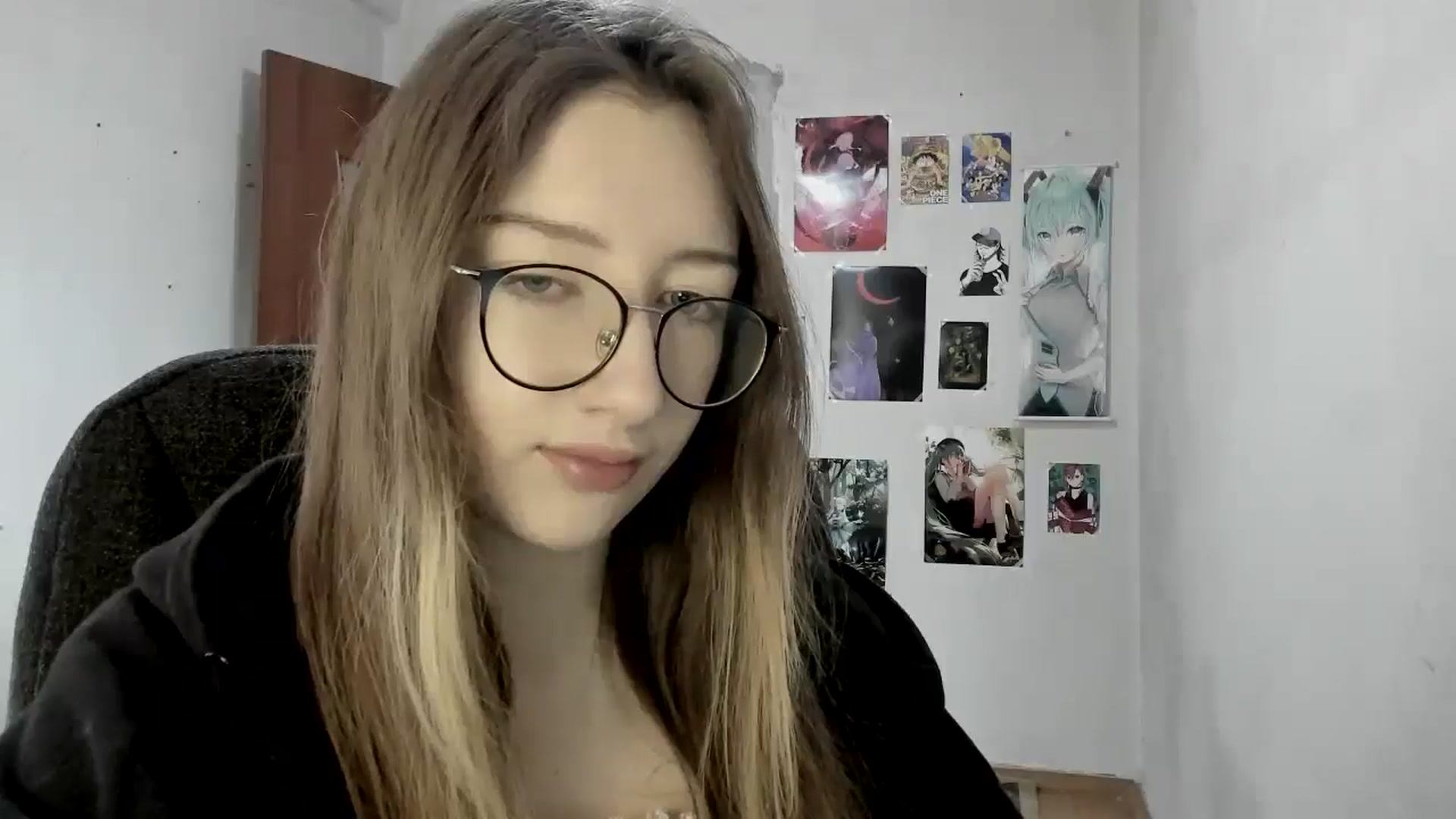 Gallery image thumbnail from CandyyCrushh's myfreecams stream on, 04/16/2025, 12:33 image 17 of 20