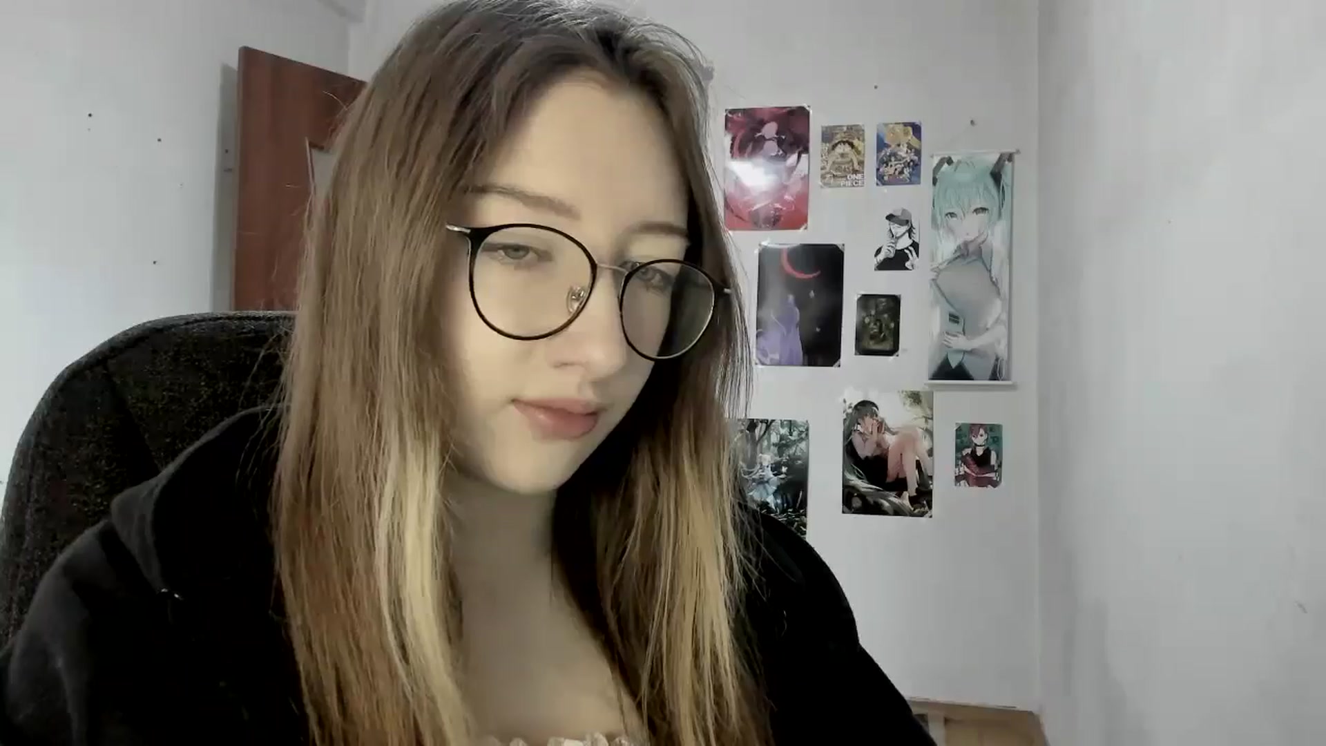 Gallery image thumbnail from CandyyCrushh's myfreecams stream on, 04/16/2025, 12:33 image 5 of 20