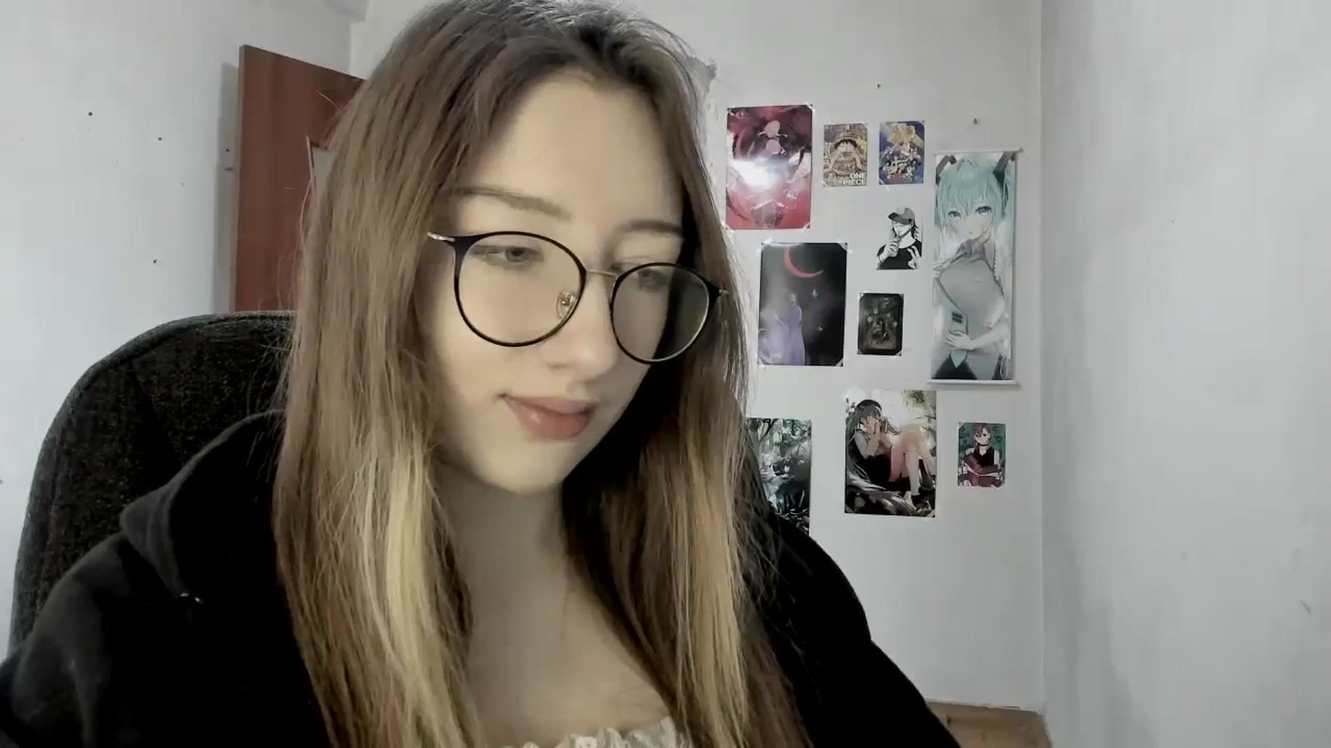 Gallery image thumbnail from CandyyCrushh's myfreecams stream on, 04/16/2025, 12:33 image 14 of 20