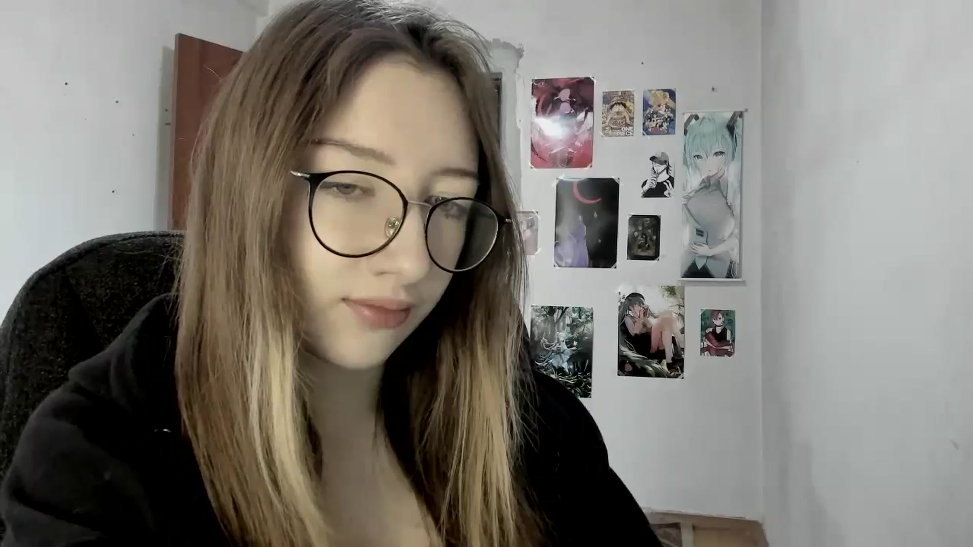 Gallery image thumbnail from CandyyCrushh's myfreecams stream on, 04/16/2025, 12:33 image 10 of 20