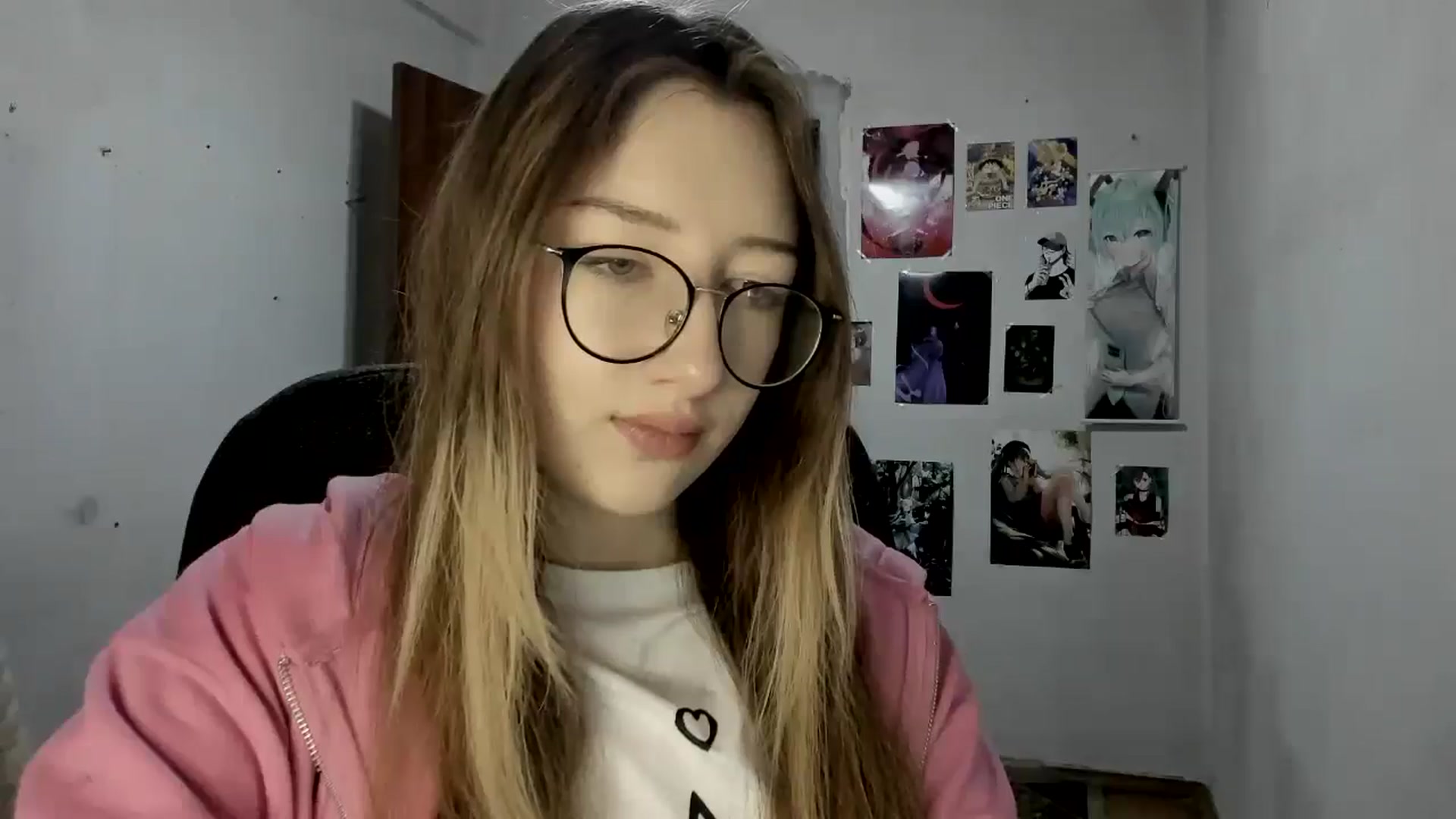 Gallery image thumbnail from CandyyCrushh's myfreecams stream on, 04/17/2025, 19:11 image 8 of 20