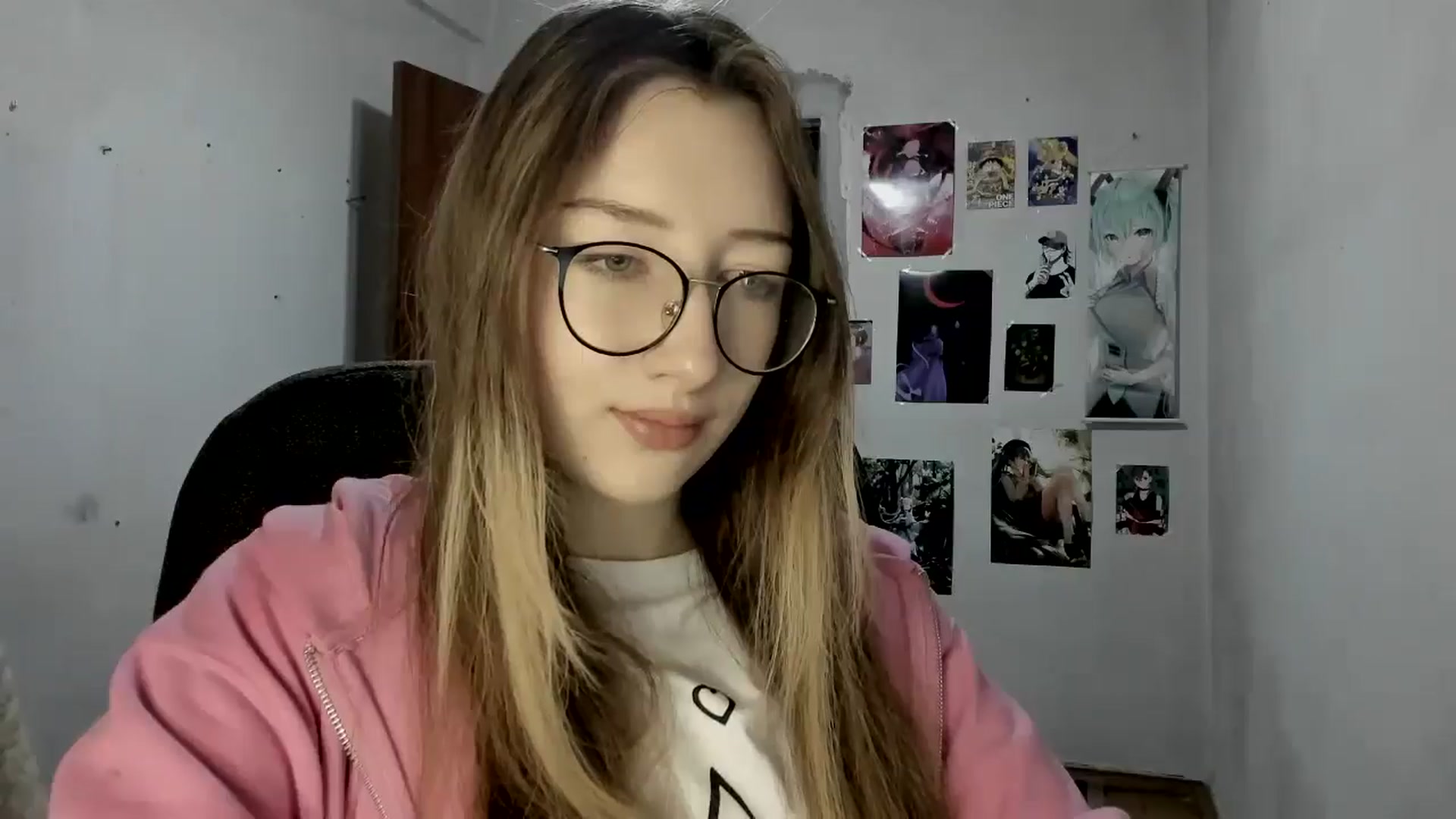 Gallery image thumbnail from CandyyCrushh's myfreecams stream on, 04/17/2025, 19:11 image 3 of 20