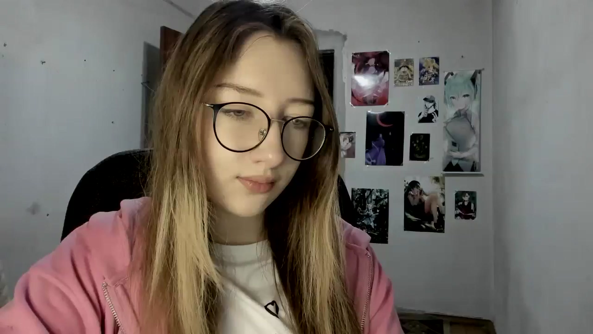 Gallery image thumbnail from CandyyCrushh's myfreecams stream on, 04/17/2025, 19:11 image 19 of 20