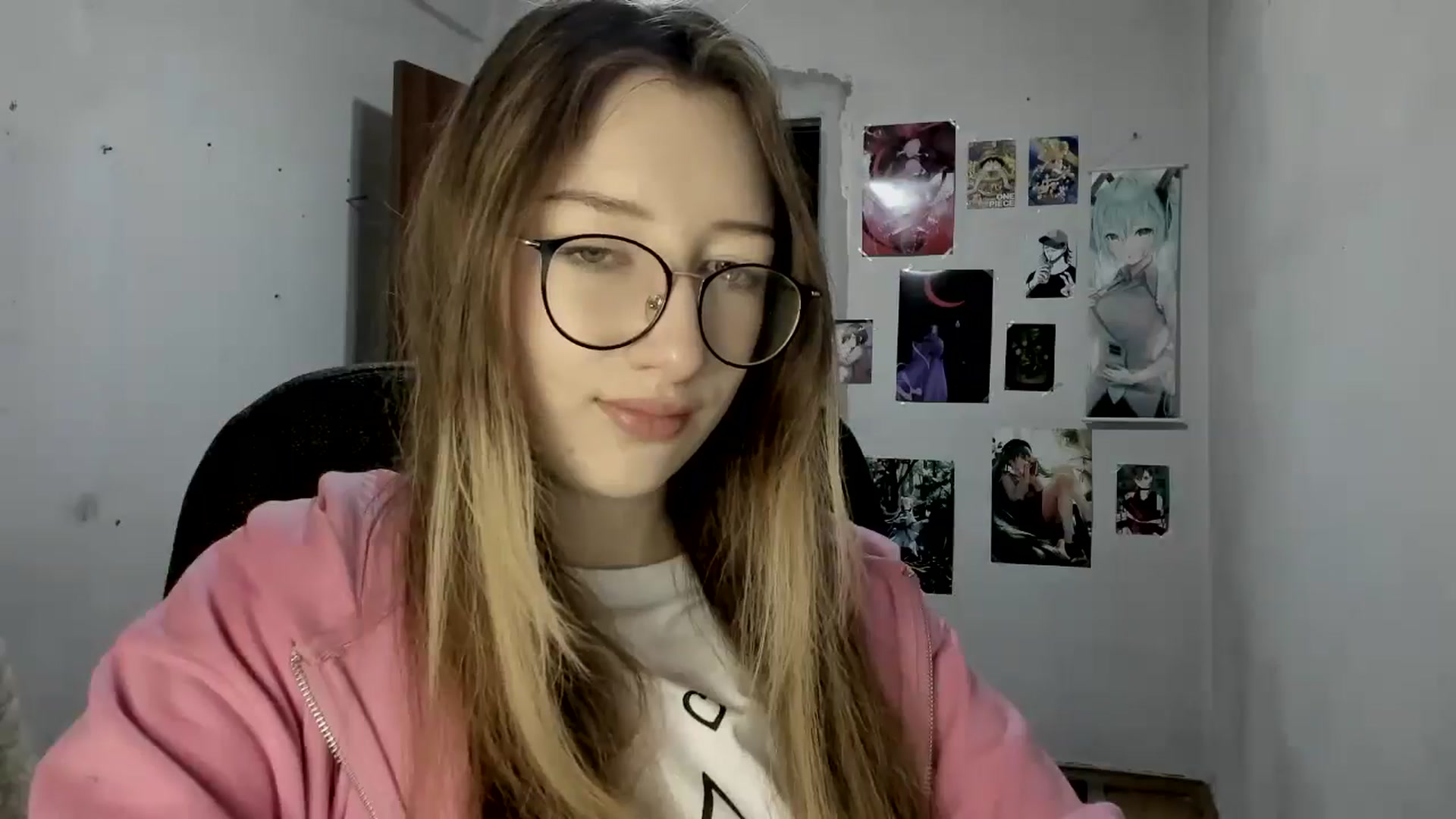 Gallery image thumbnail from CandyyCrushh's myfreecams stream on, 04/17/2025, 19:11 image 5 of 20