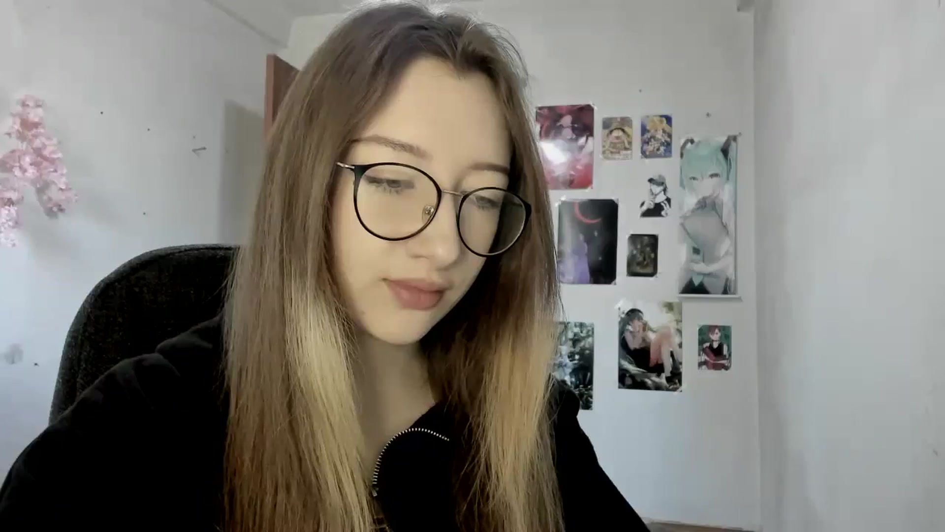 Gallery image thumbnail from CandyyCrushh's myfreecams stream on, 04/19/2025, 09:07 image 3 of 20