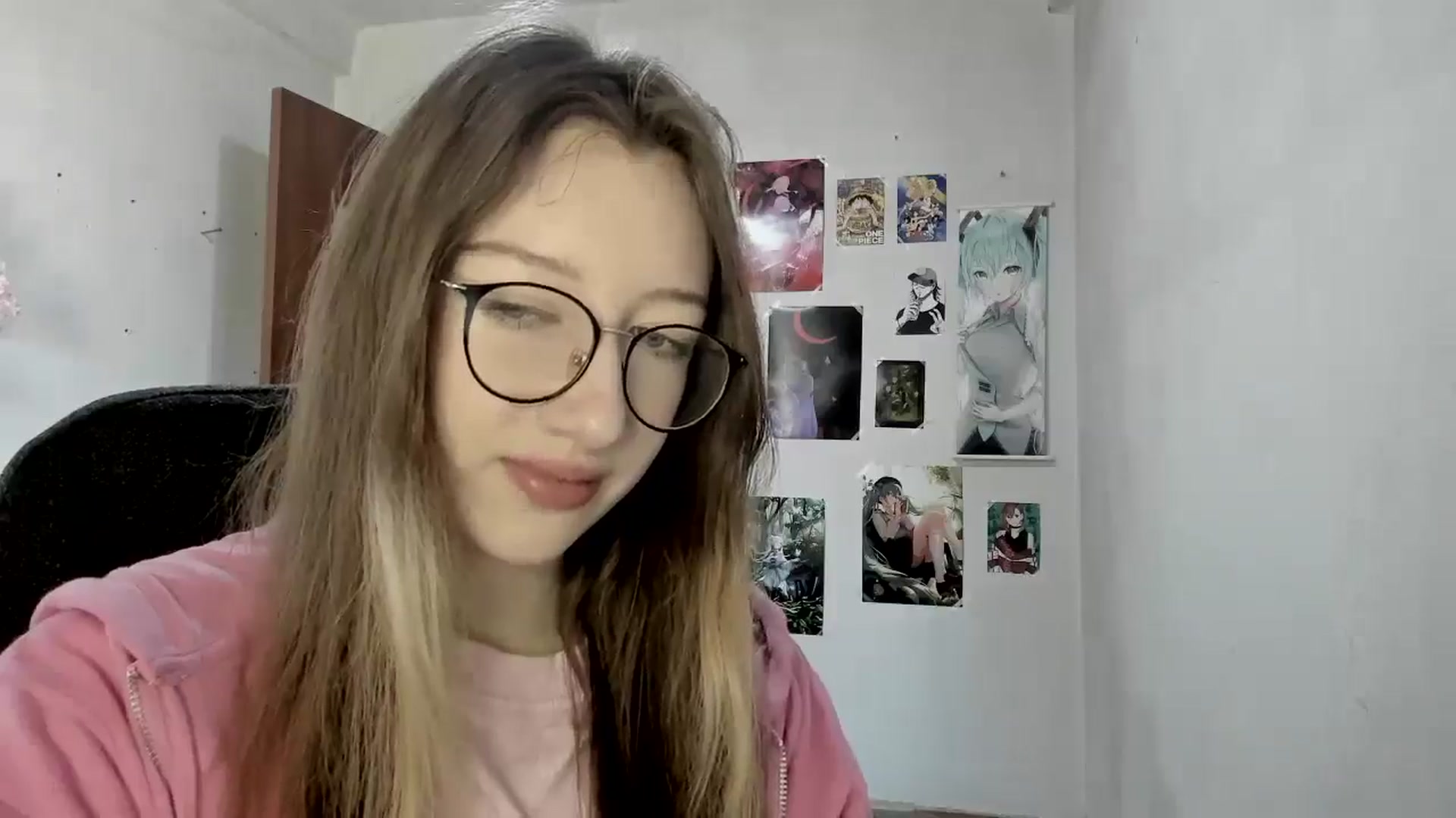 Gallery image thumbnail from CandyyCrushh's myfreecams stream on, 04/22/2025, 11:51 image 15 of 20