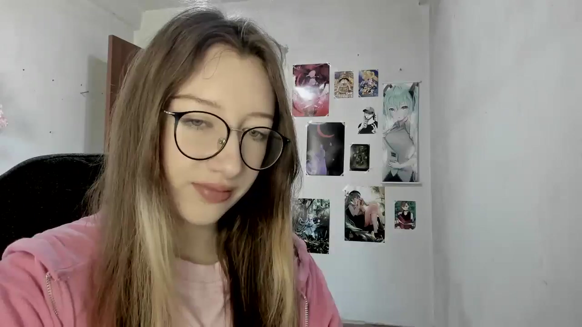 Gallery image thumbnail from CandyyCrushh's myfreecams stream on, 04/22/2025, 11:51 image 16 of 20