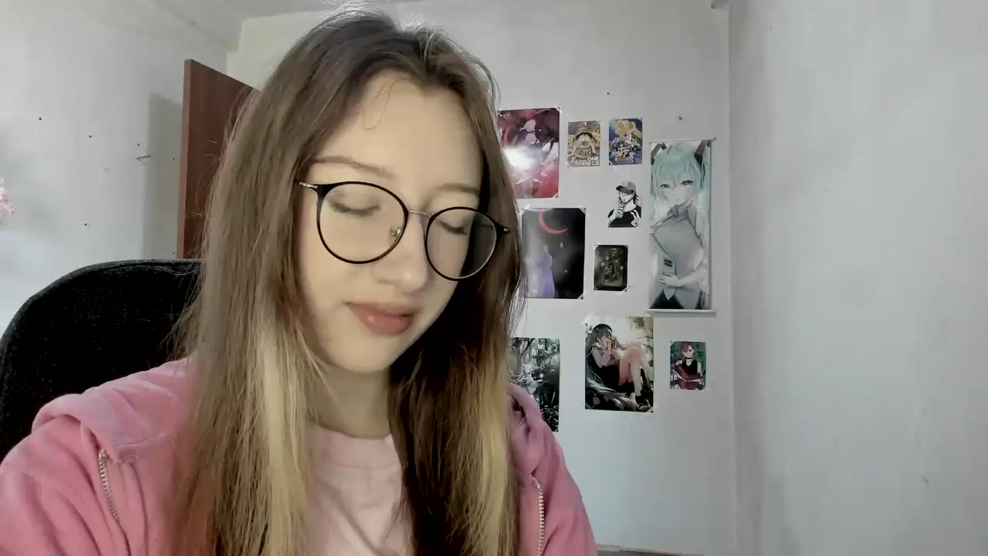 Gallery image thumbnail from CandyyCrushh's myfreecams stream on, 04/22/2025, 11:51 image 10 of 20