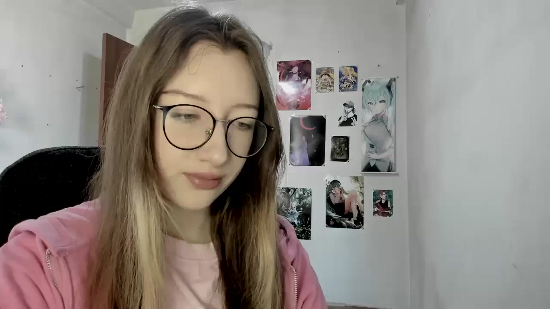 Gallery image thumbnail from CandyyCrushh's myfreecams stream on, 04/22/2025, 11:51 image 8 of 20