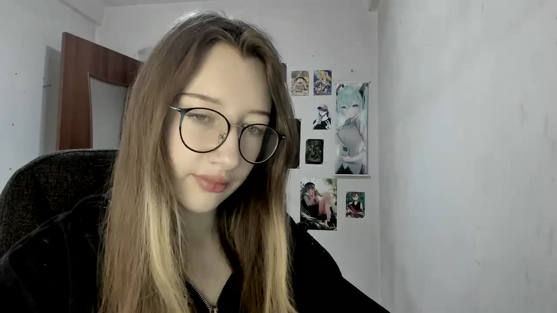 Gallery image thumbnail from CandyyCrushh's myfreecams stream on, 05/07/2025, 12:33 image 14 of 20
