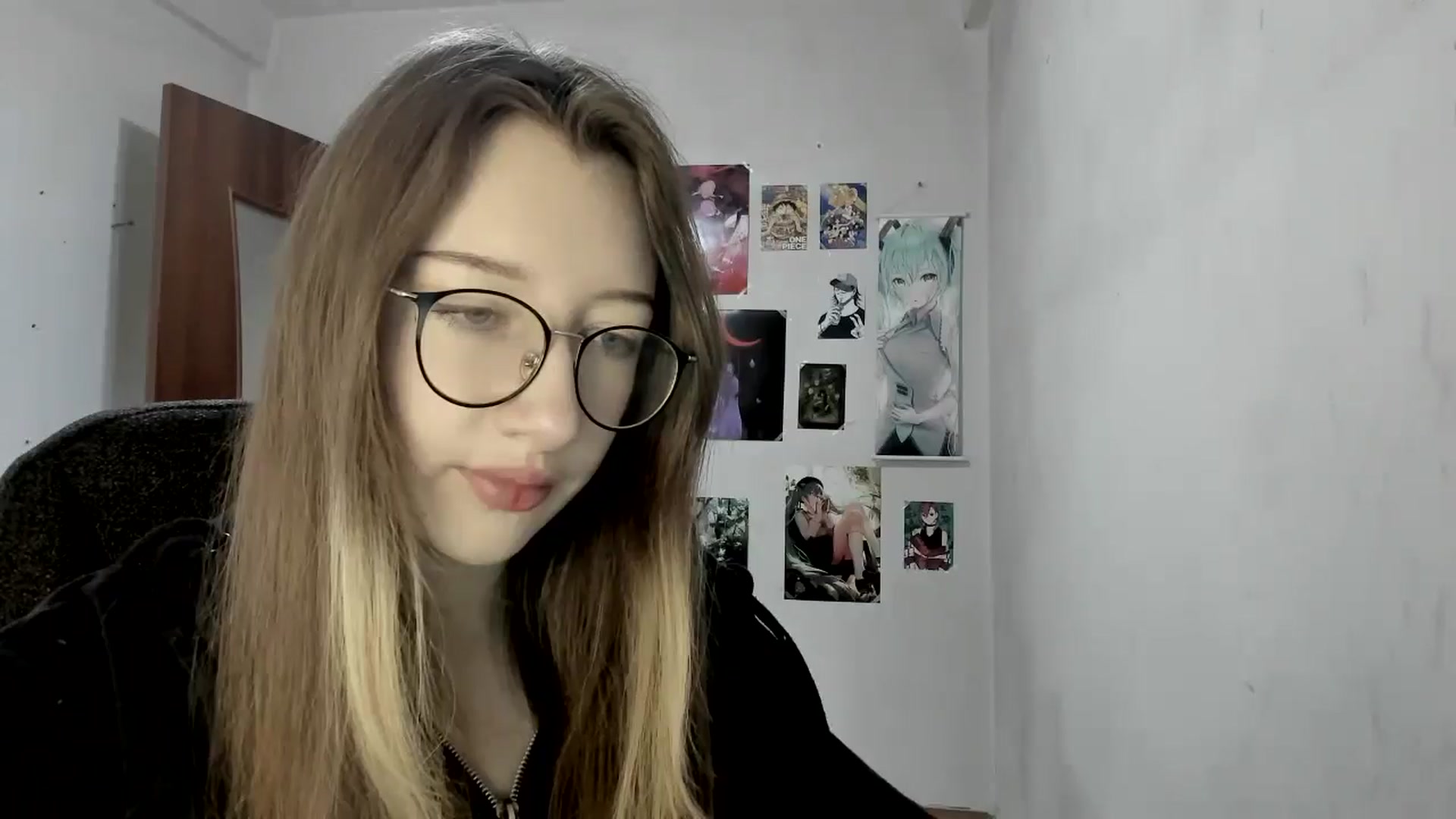 Gallery image thumbnail from CandyyCrushh's myfreecams stream on, 05/07/2025, 12:33 image 18 of 20