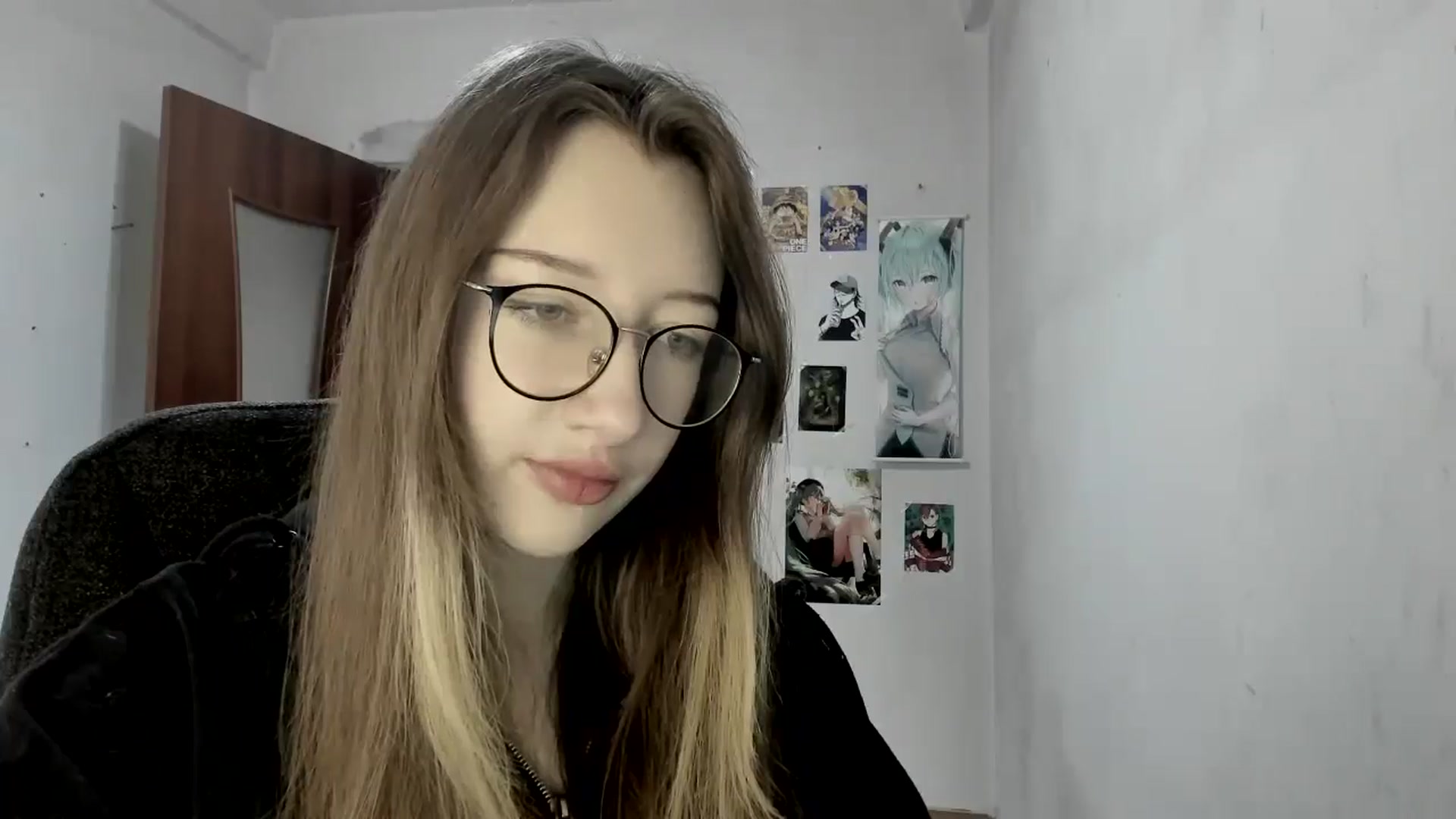 Gallery image thumbnail from CandyyCrushh's myfreecams stream on, 05/07/2025, 12:33 image 7 of 20