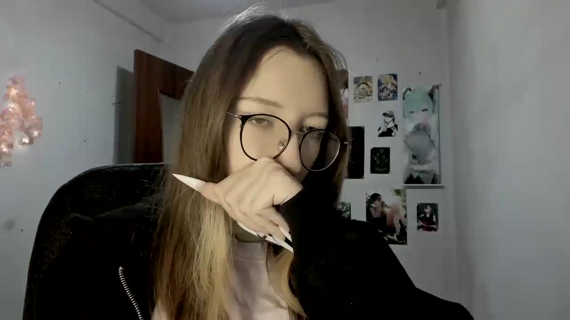 Gallery image thumbnail from CandyyCrushh's myfreecams stream on, 05/19/2025, 17:19 image 18 of 20