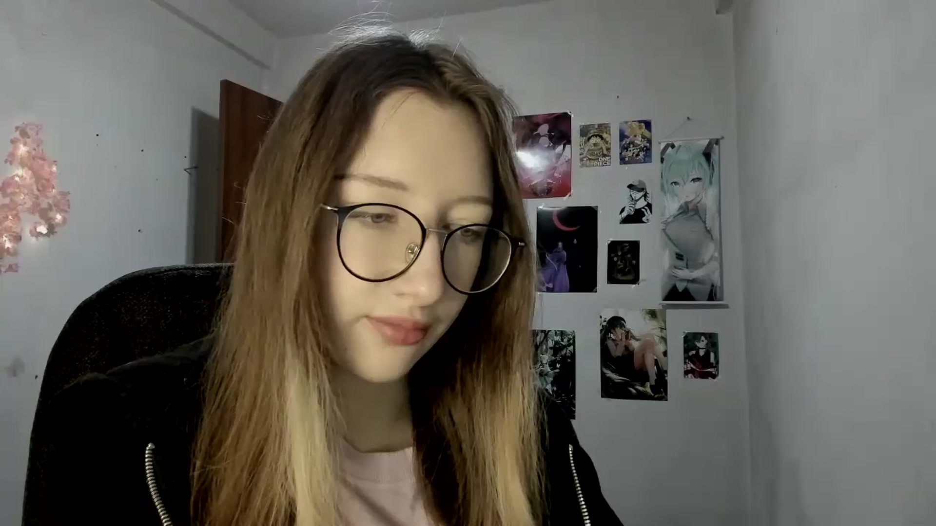 Gallery image thumbnail from CandyyCrushh's myfreecams stream on, 05/19/2025, 18:26 image 11 of 20