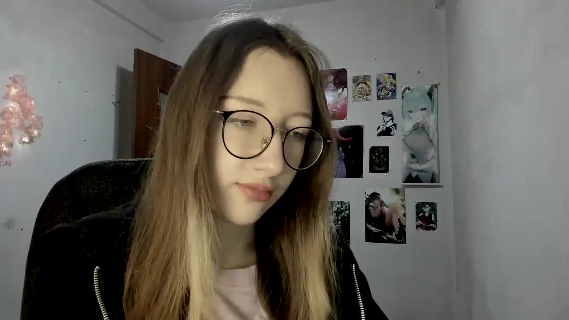 Gallery image thumbnail from CandyyCrushh's myfreecams stream on, 05/19/2025, 18:26 image 2 of 20