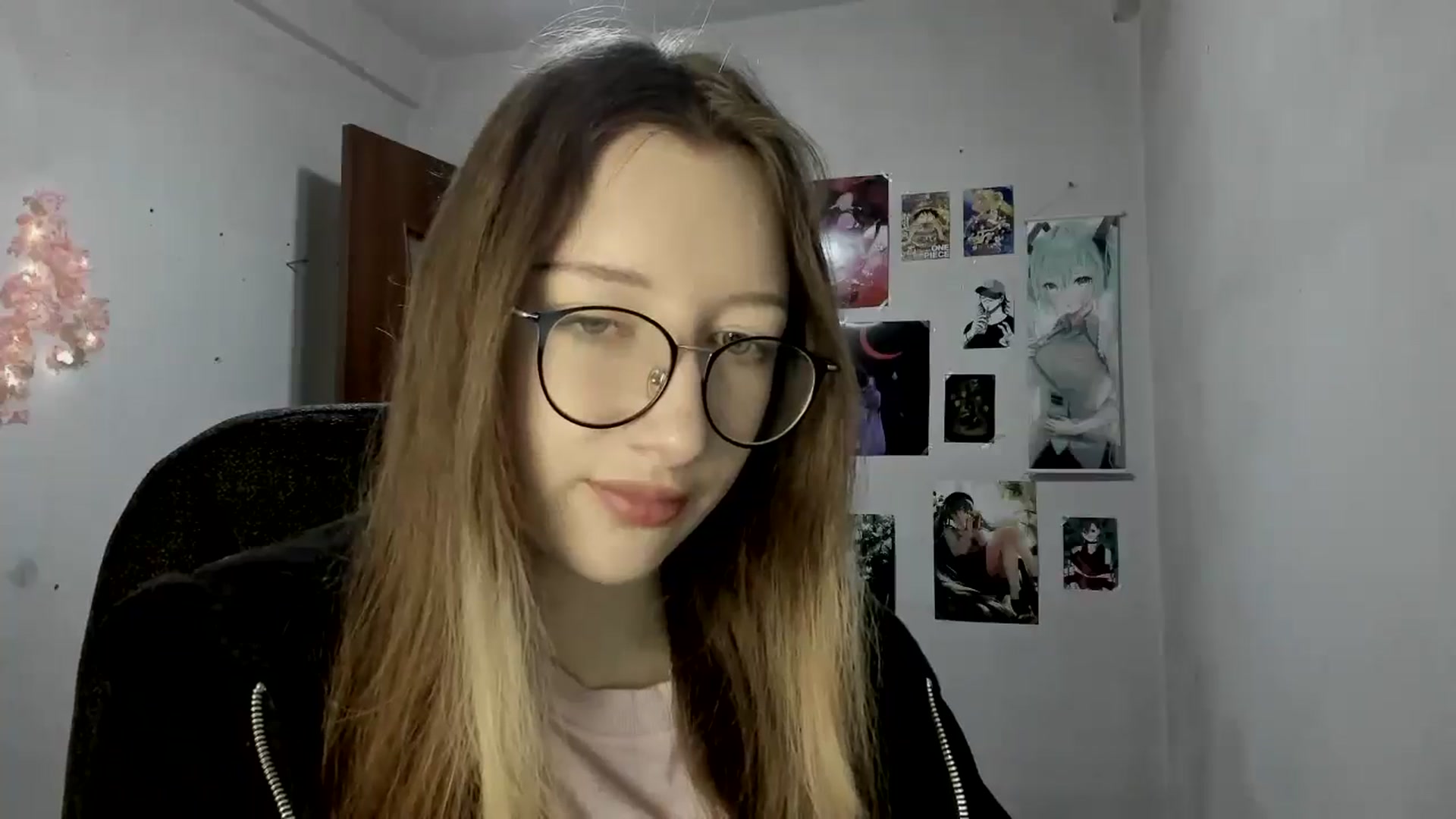 Gallery image thumbnail from CandyyCrushh's myfreecams stream on, 05/19/2025, 18:26 image 8 of 20