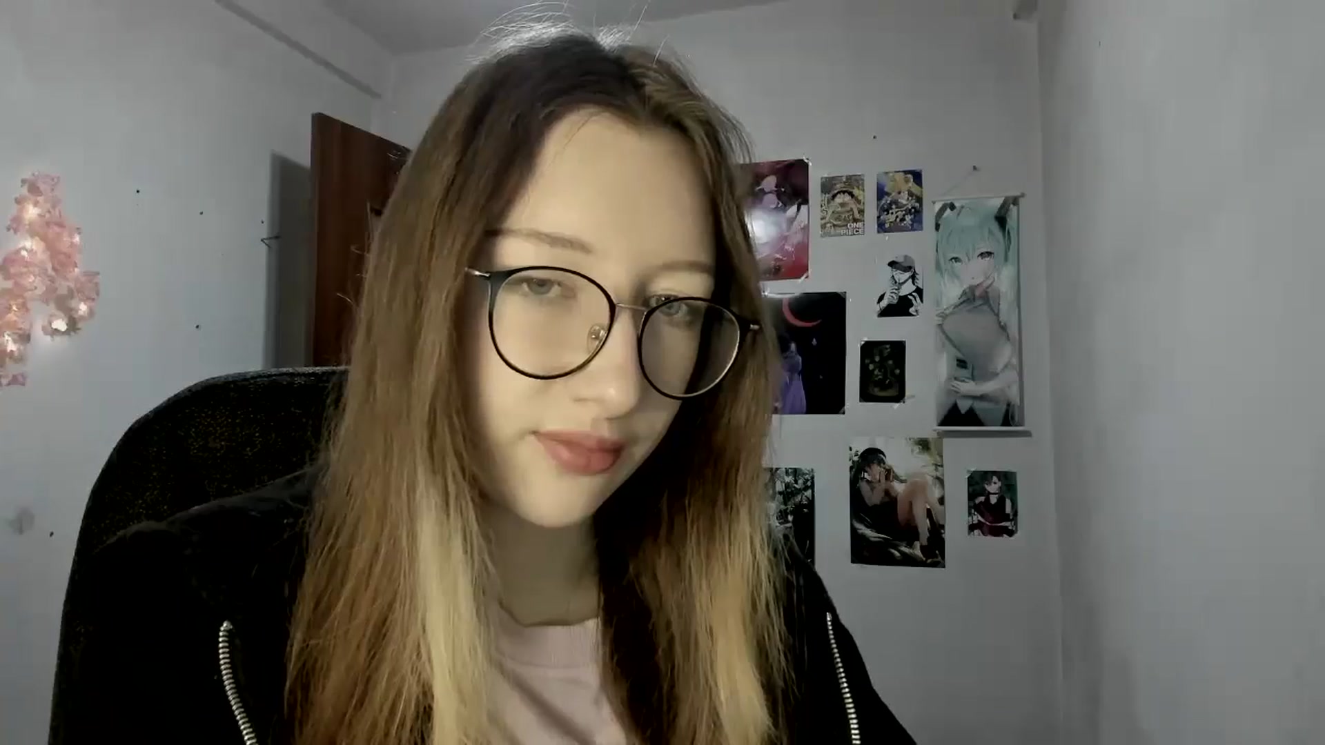 Gallery image thumbnail from CandyyCrushh's myfreecams stream on, 05/19/2025, 18:26 image 4 of 20