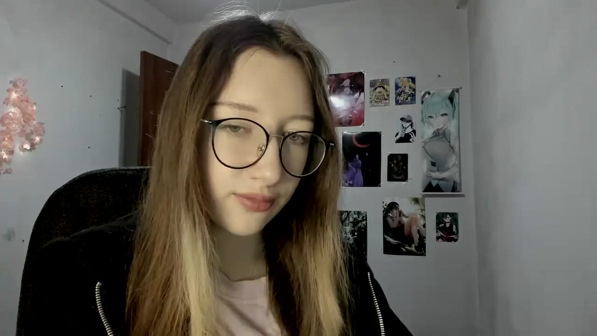 Gallery image thumbnail from CandyyCrushh's myfreecams stream on, 05/19/2025, 18:26 image 3 of 20