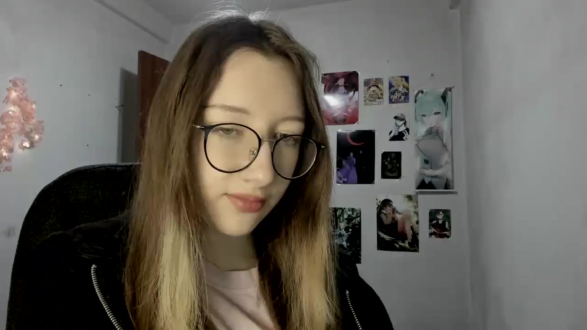 Gallery image thumbnail from CandyyCrushh's myfreecams stream on, 05/19/2025, 18:26 image 18 of 20