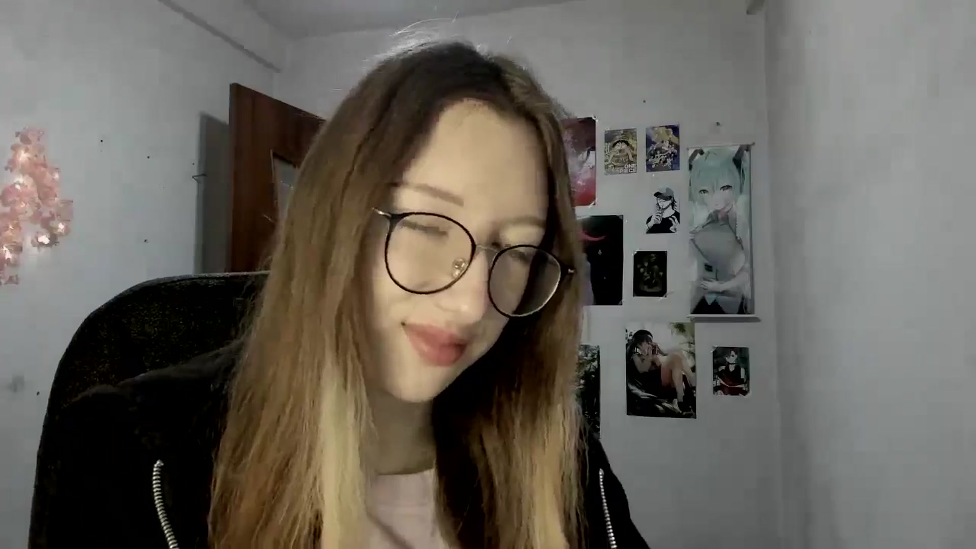 Gallery image thumbnail from CandyyCrushh's myfreecams stream on, 05/19/2025, 18:26 image 14 of 20