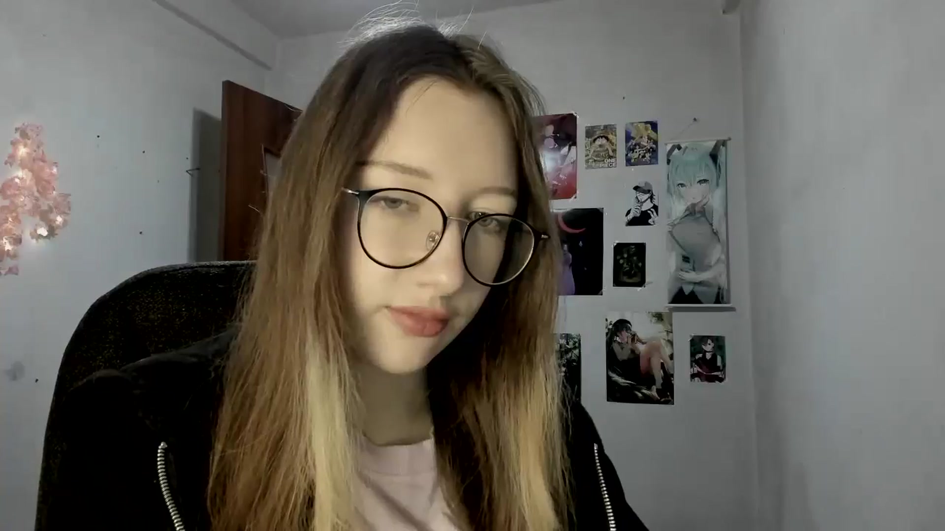 Gallery image thumbnail from CandyyCrushh's myfreecams stream on, 05/19/2025, 18:26 image 6 of 20