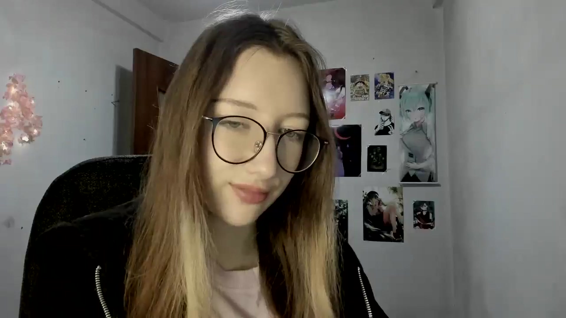 Gallery image thumbnail from CandyyCrushh's myfreecams stream on, 05/19/2025, 18:26 image 9 of 20