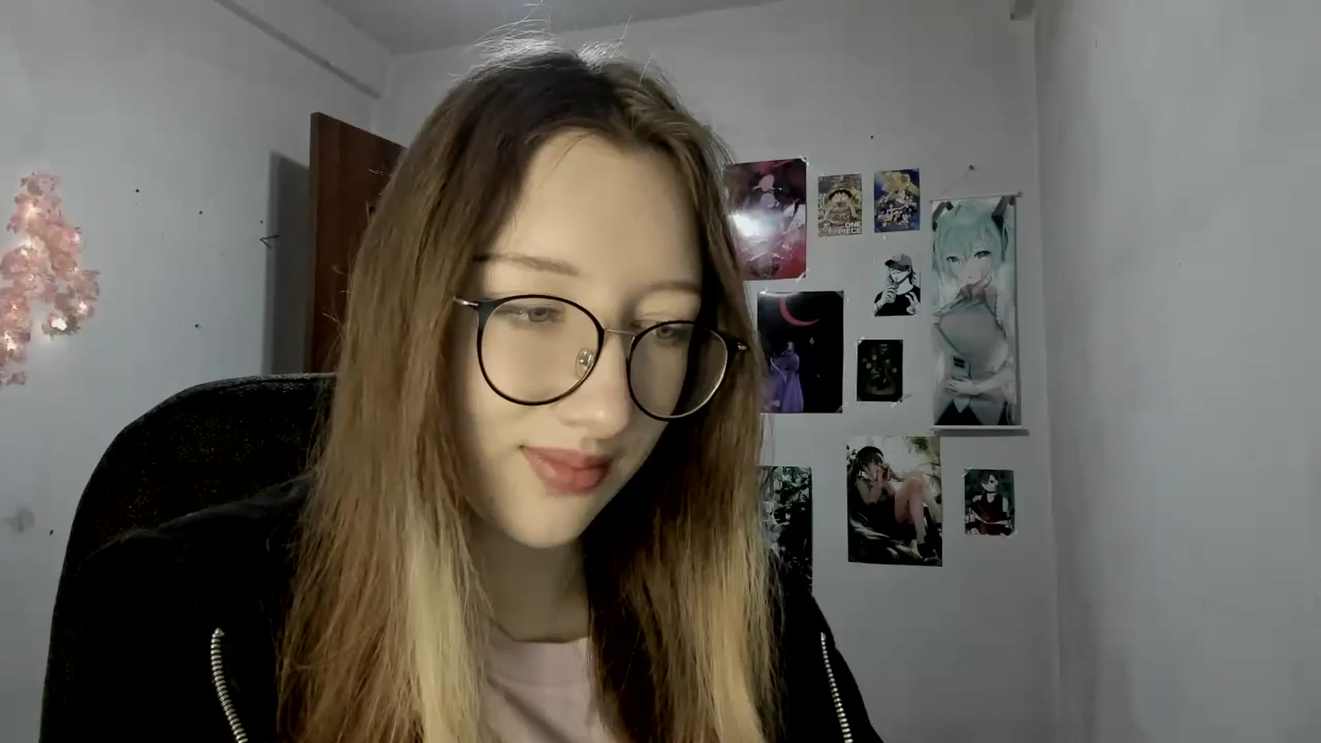 Gallery image thumbnail from CandyyCrushh's myfreecams stream on, 05/19/2025, 18:26 image 13 of 20