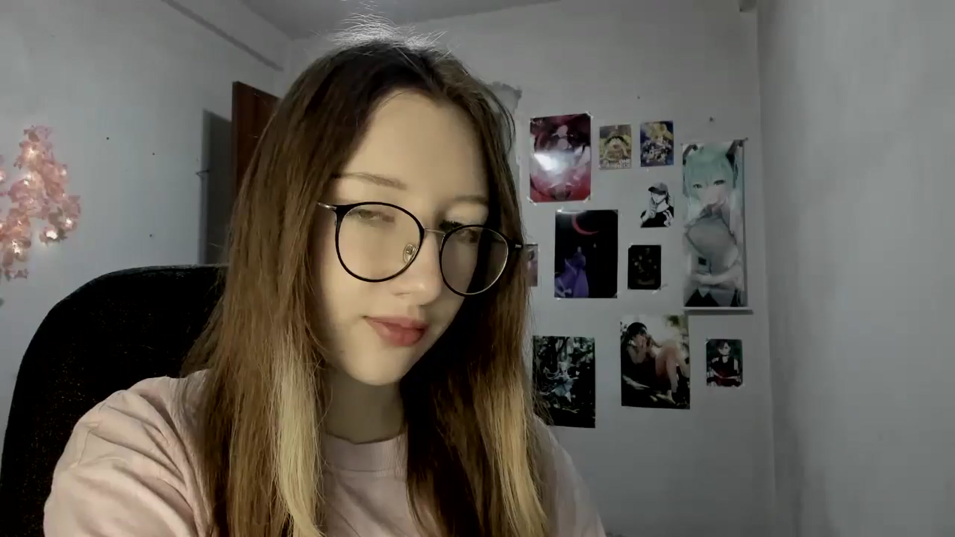 Gallery image thumbnail from CandyyCrushh's myfreecams stream on, 05/19/2025, 19:22 image 19 of 20