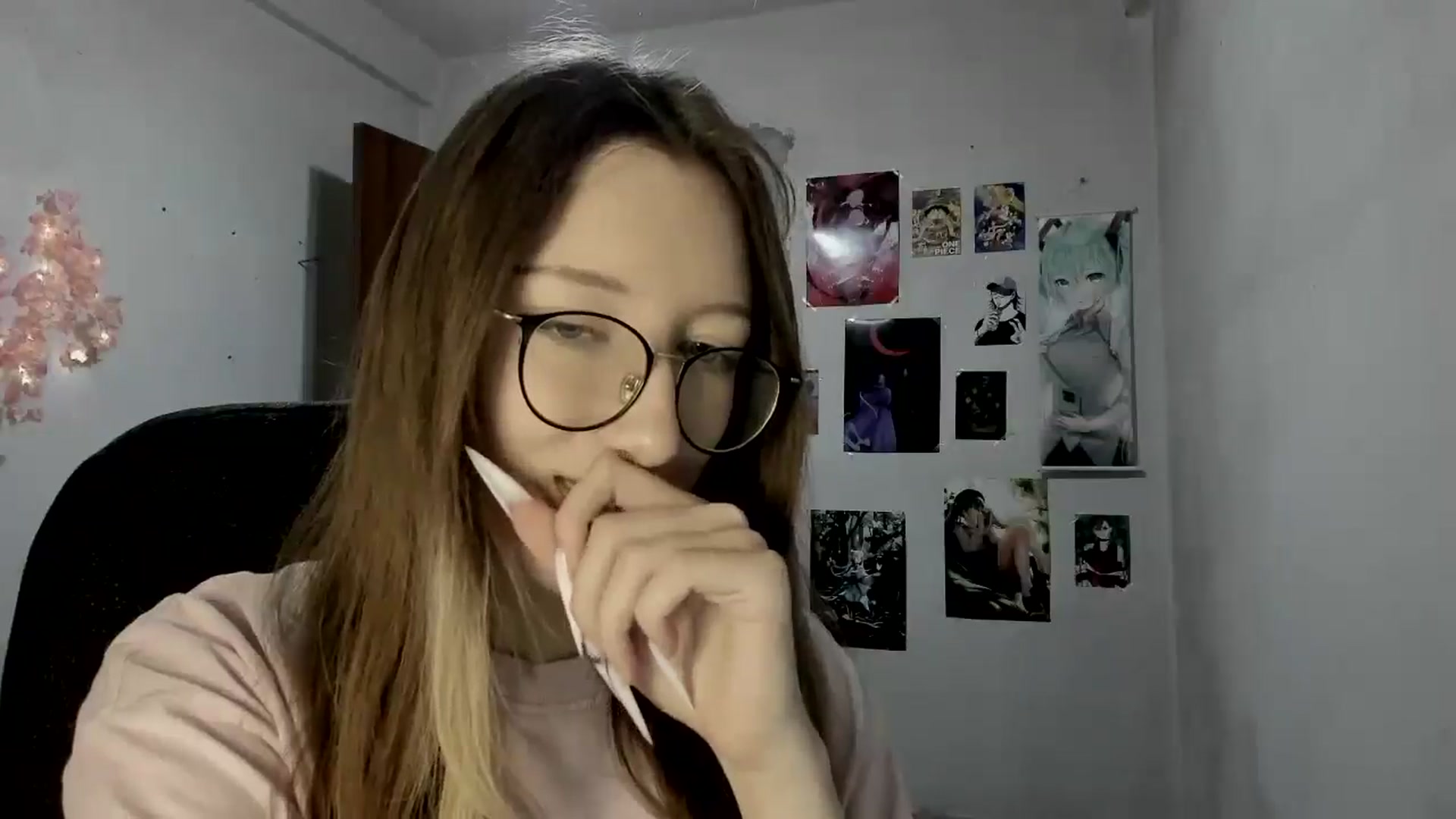 Gallery image thumbnail from CandyyCrushh's myfreecams stream on, 05/19/2025, 19:22 image 16 of 20