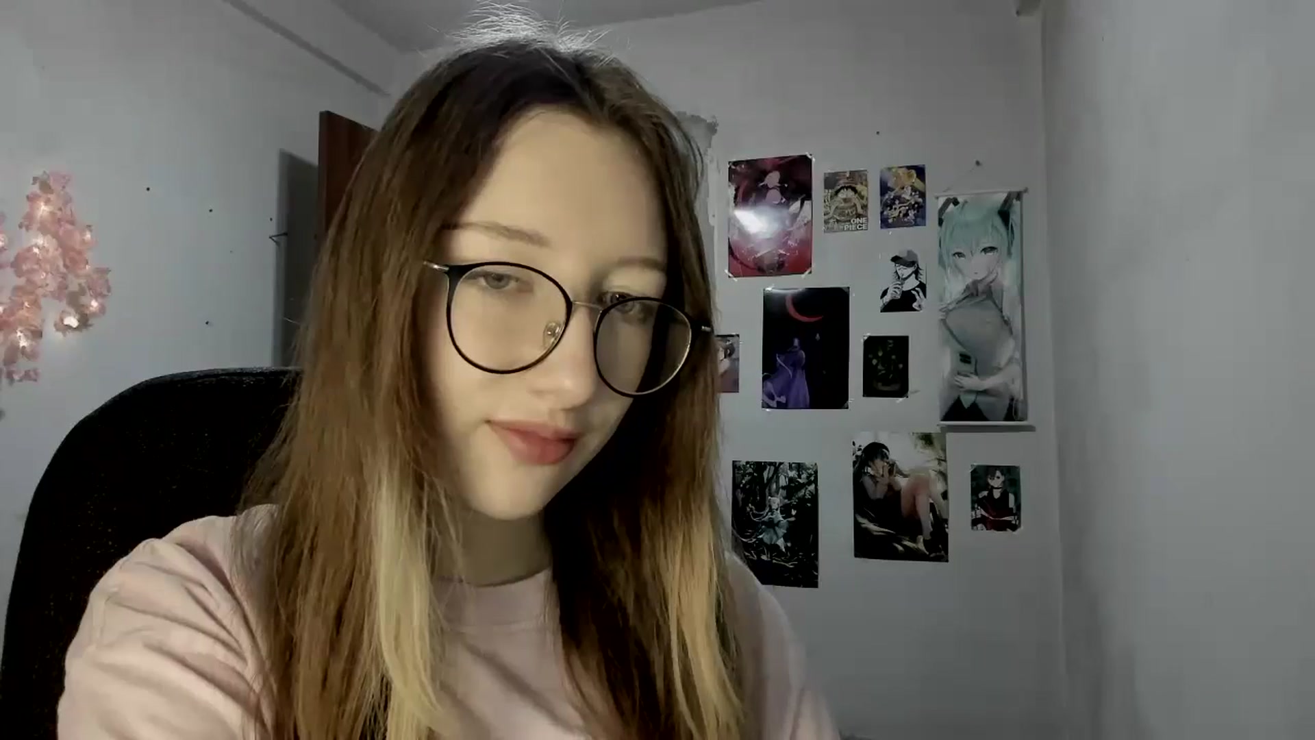 Gallery image thumbnail from CandyyCrushh's myfreecams stream on, 05/19/2025, 19:22 image 9 of 20