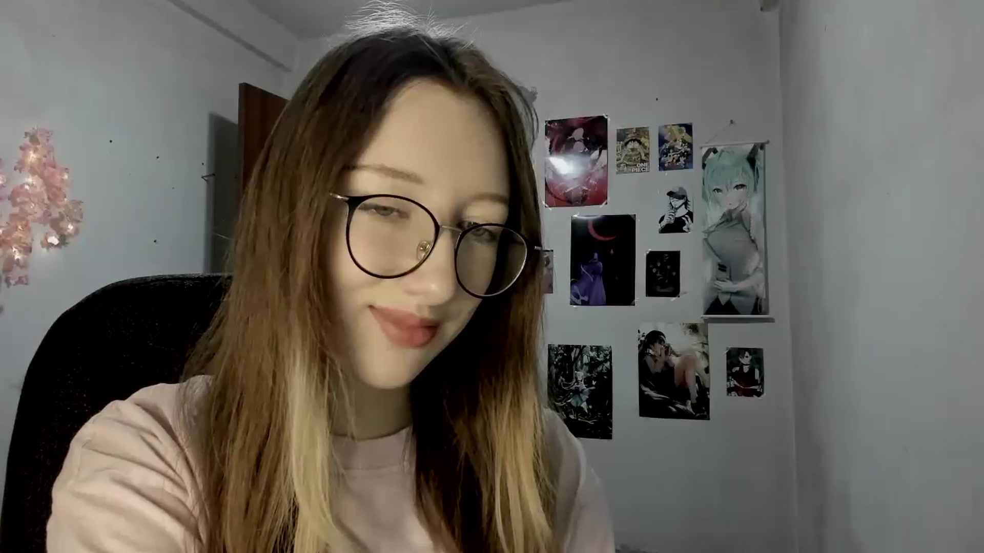 Gallery image thumbnail from CandyyCrushh's myfreecams stream on, 05/19/2025, 19:22 image 8 of 20