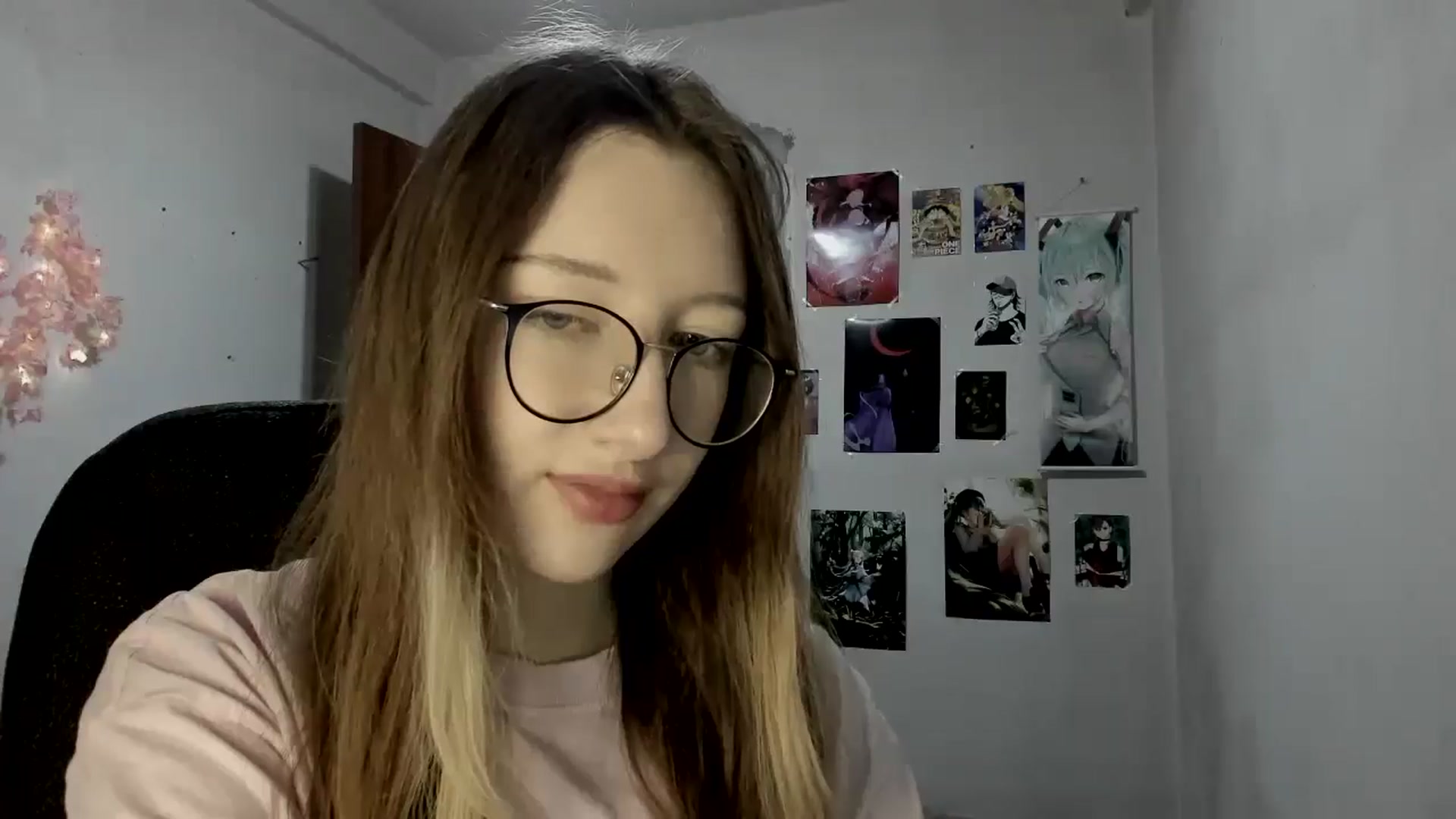 Gallery image thumbnail from CandyyCrushh's myfreecams stream on, 05/19/2025, 19:22 image 14 of 20