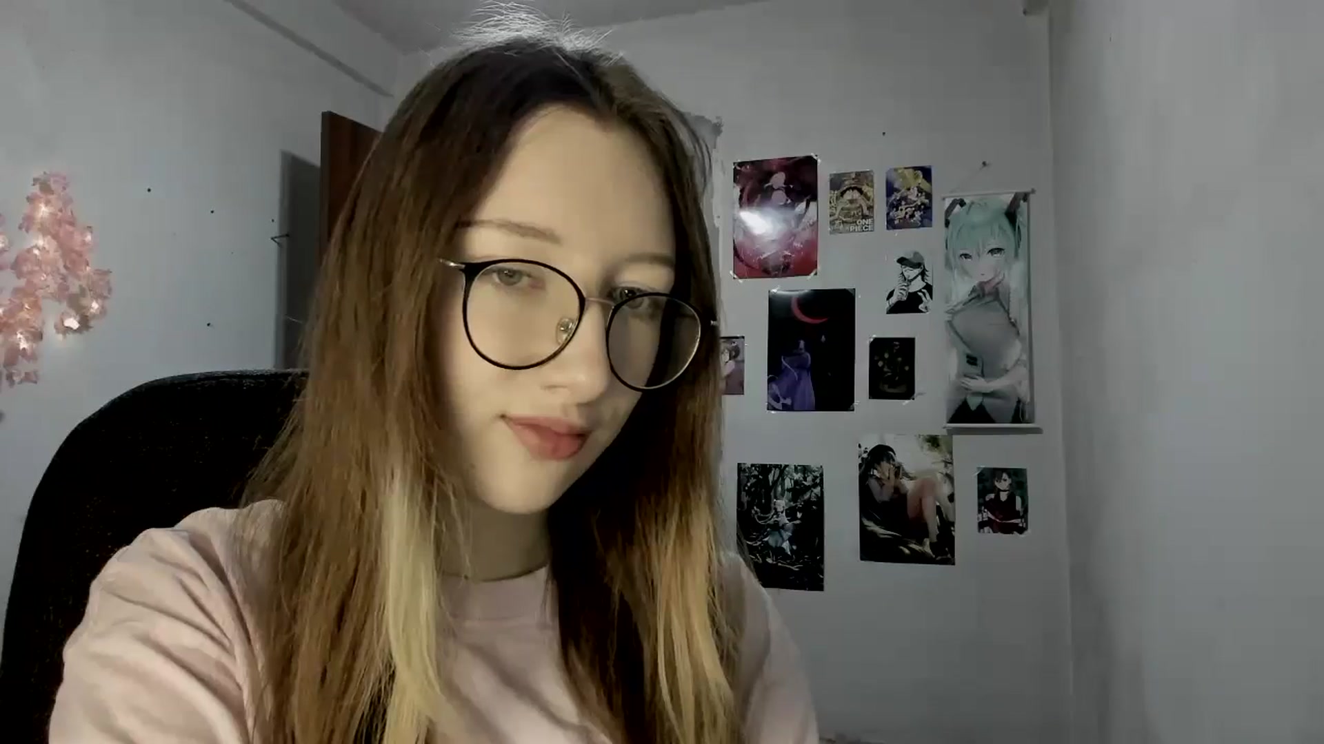 Gallery image thumbnail from CandyyCrushh's myfreecams stream on, 05/19/2025, 19:22 image 2 of 20