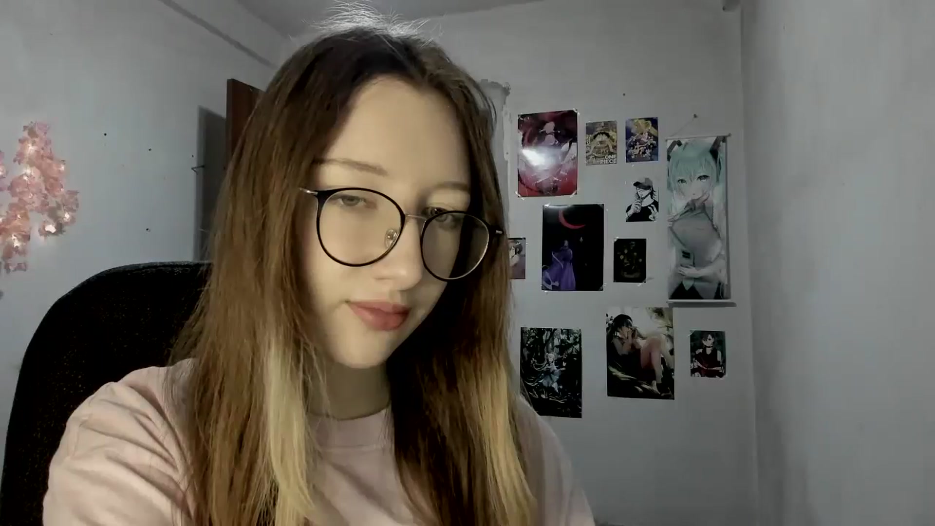 Gallery image thumbnail from CandyyCrushh's myfreecams stream on, 05/19/2025, 19:22 image 11 of 20