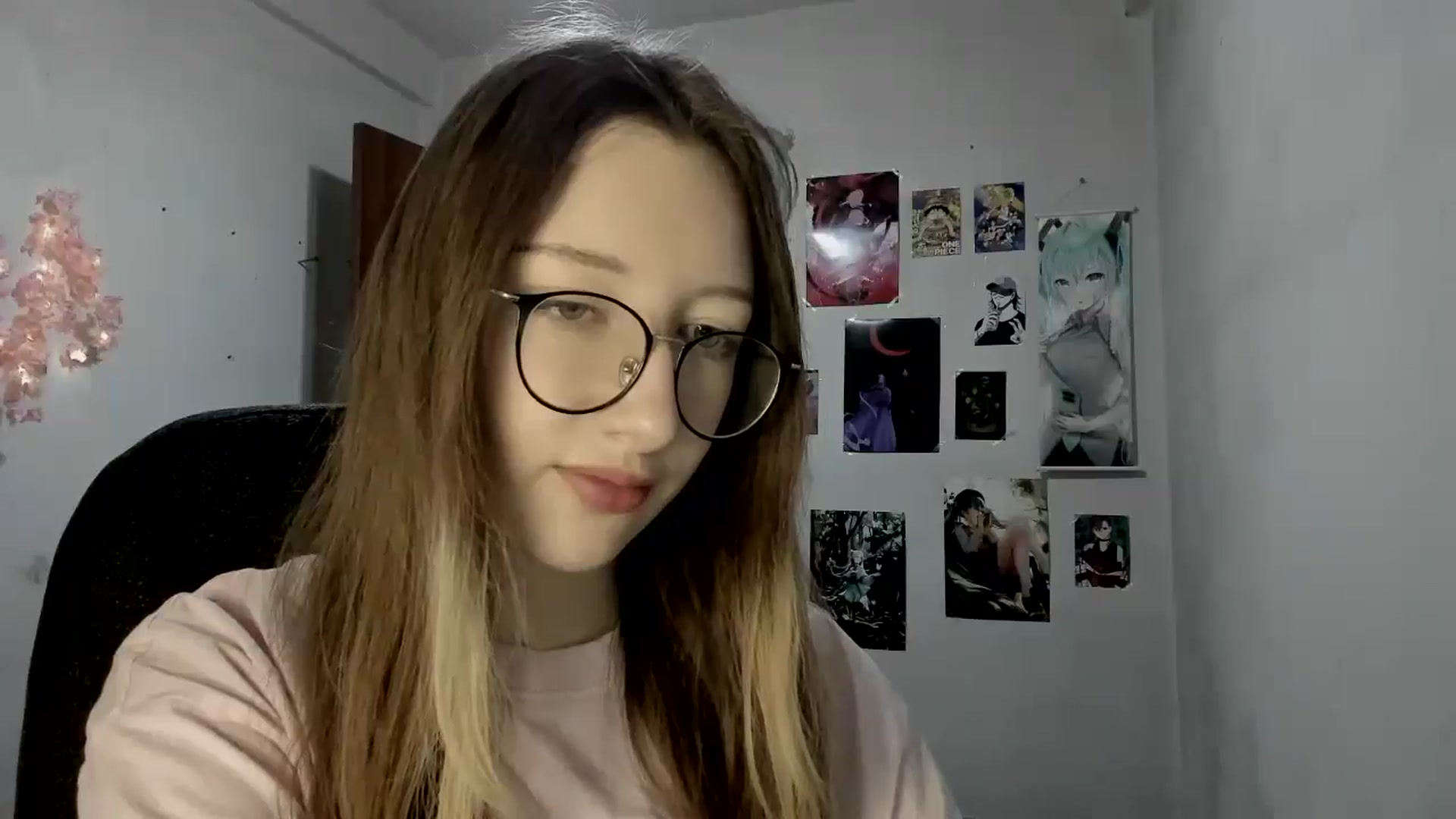 Gallery image thumbnail from CandyyCrushh's myfreecams stream on, 05/19/2025, 19:22 image 10 of 20