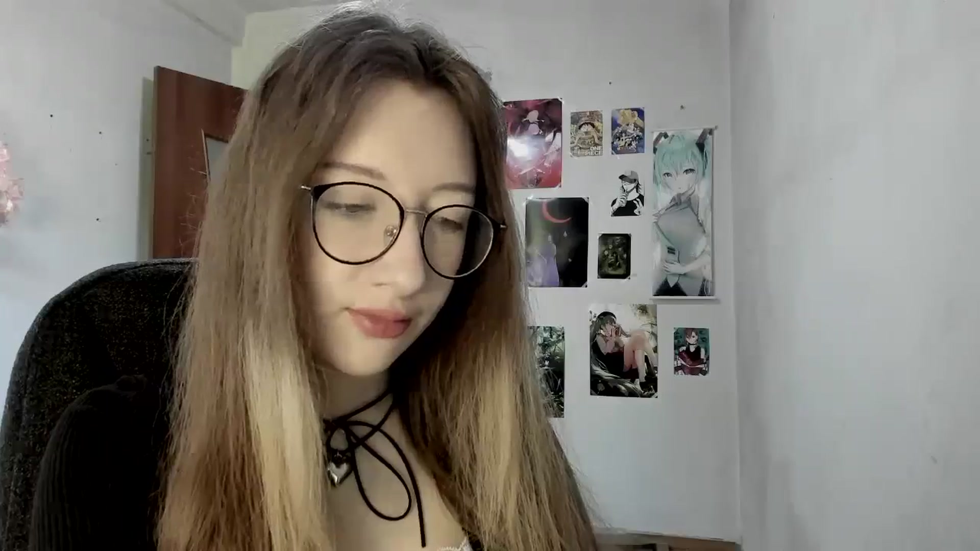 Gallery image thumbnail from CandyyCrushh's myfreecams stream on, 05/21/2025, 12:27 image 4 of 20